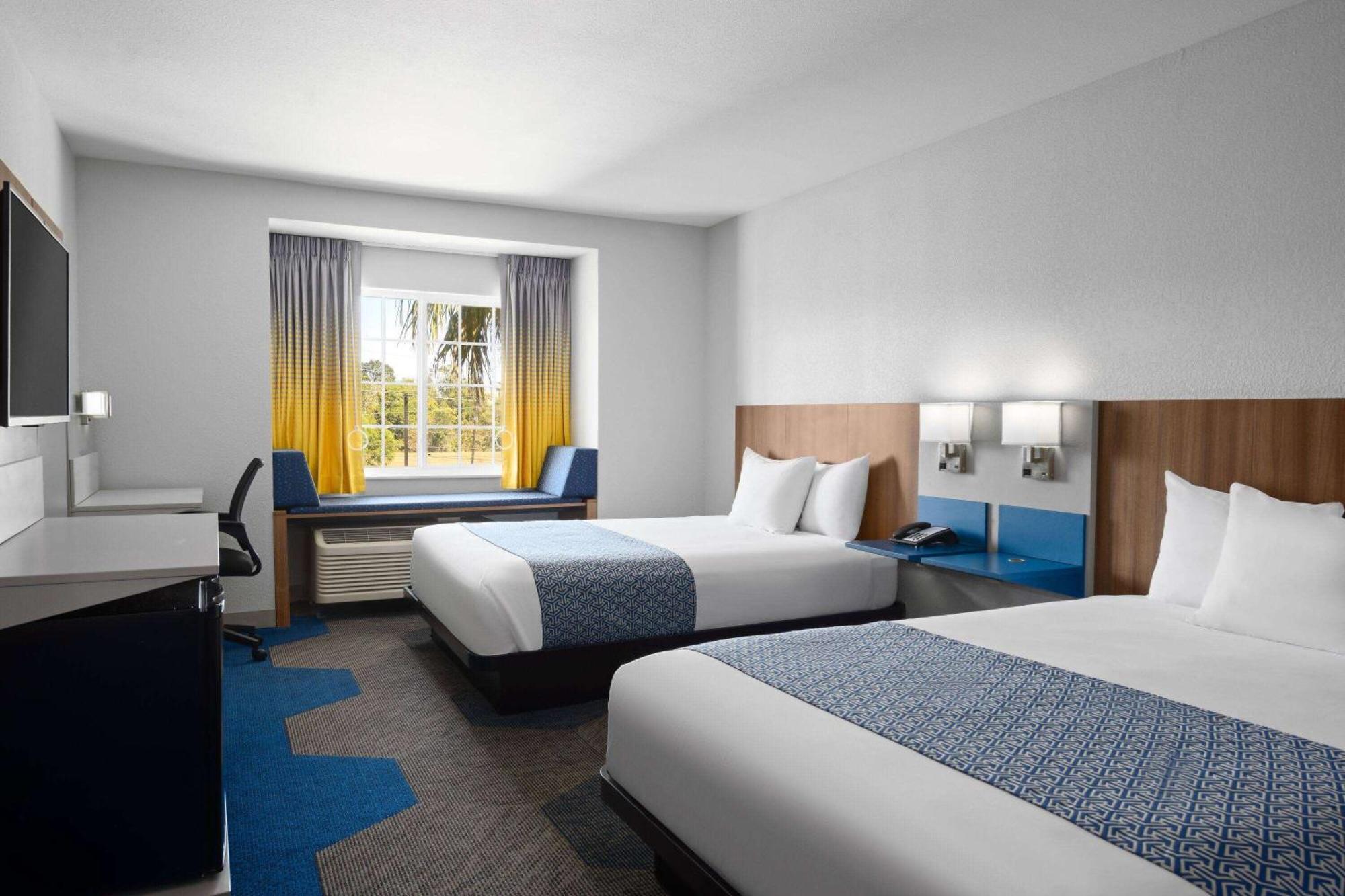Queen Room with Two Queen Beds - Non-Smoking