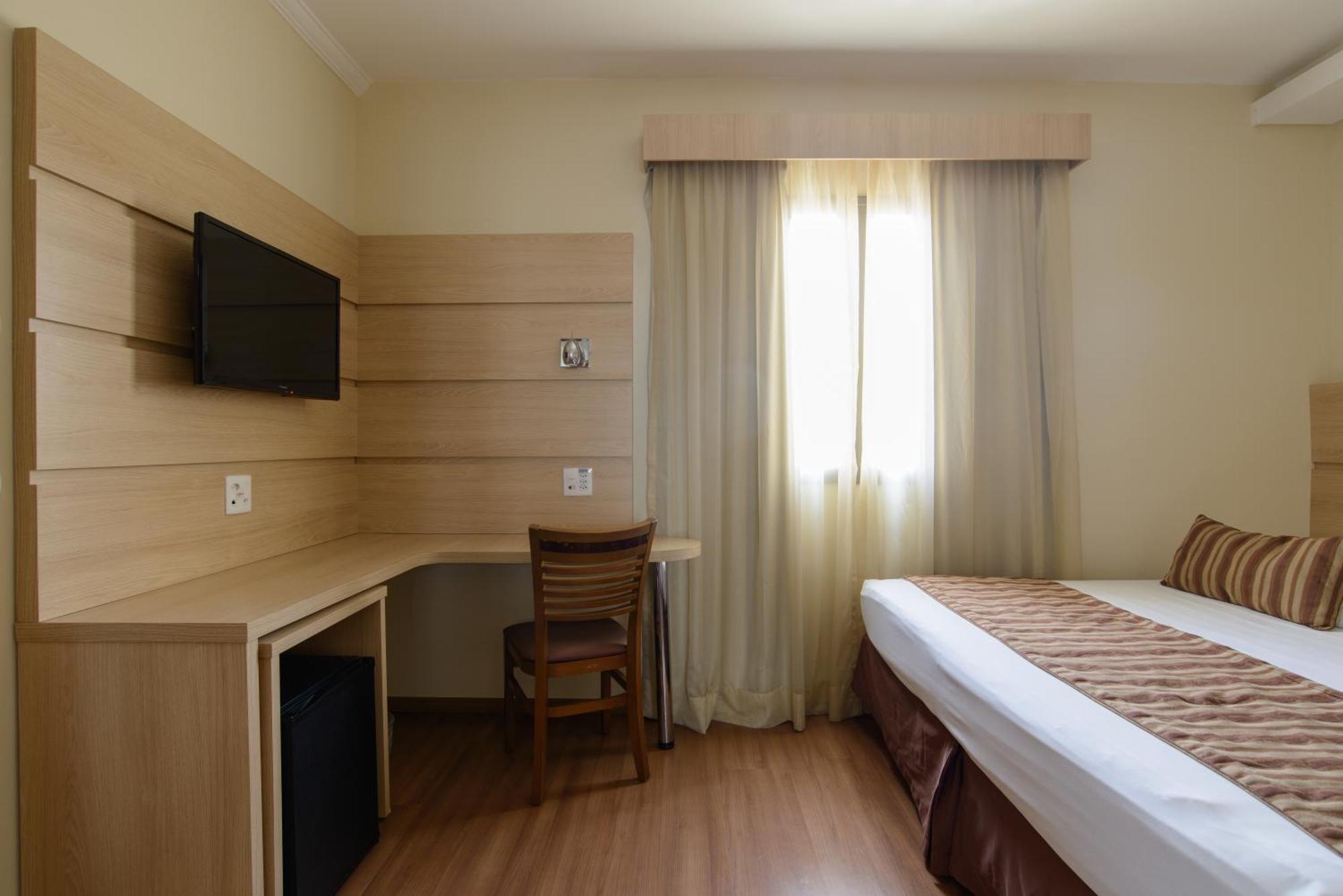 Quarto Superior com Cama de Casal ou 2 de Solteiro
