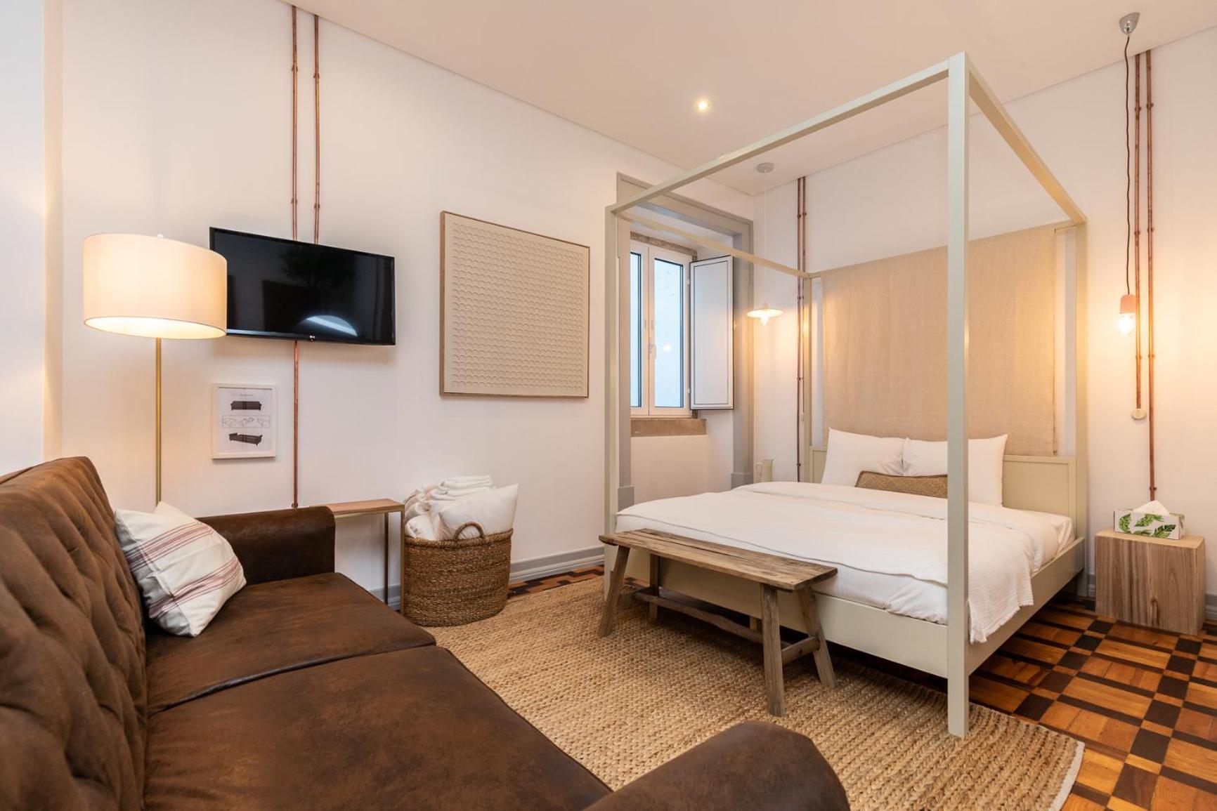 Deluxe Studio