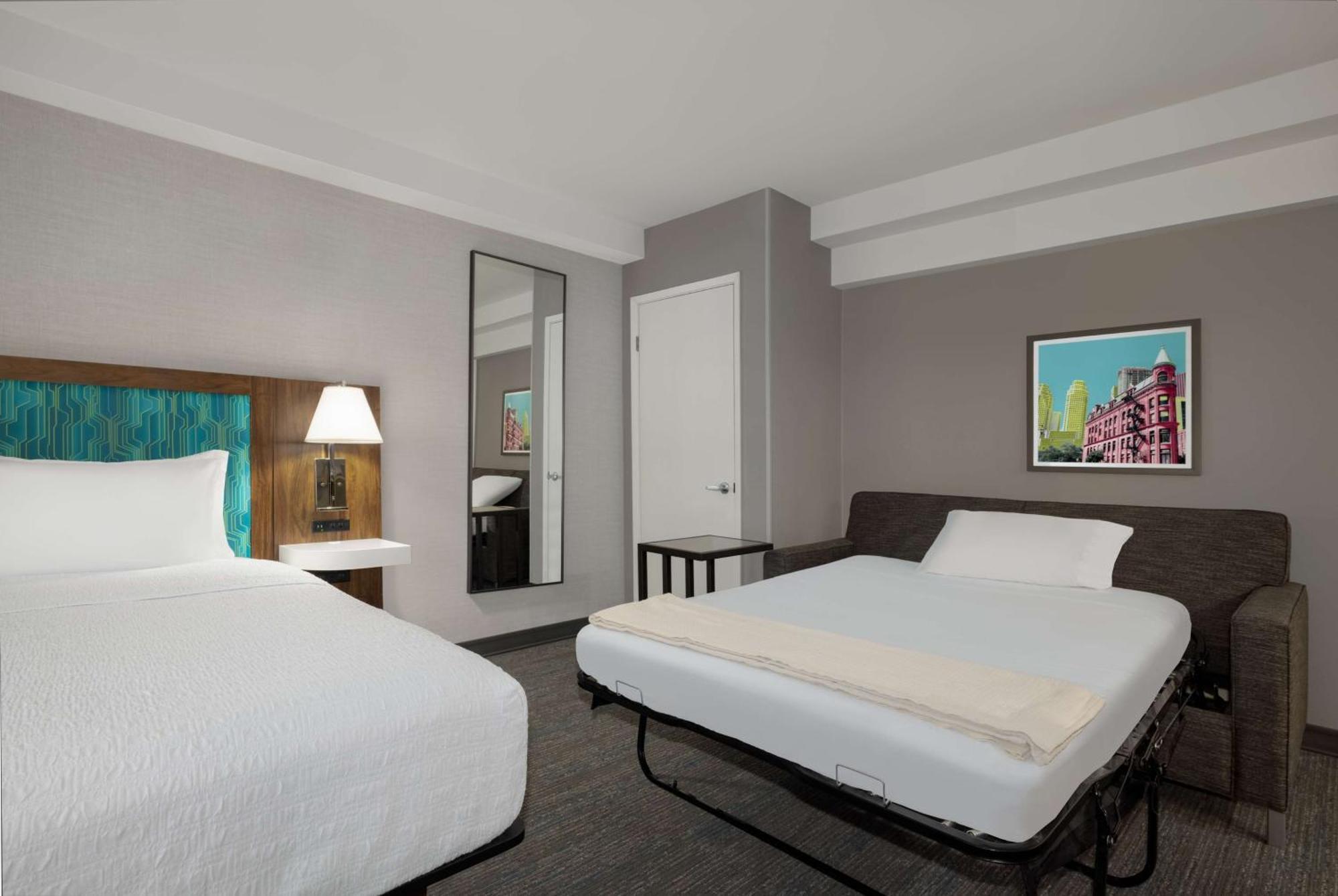 Chambre Lit King-Size avec Canapé-Lit - Vue sur Cour