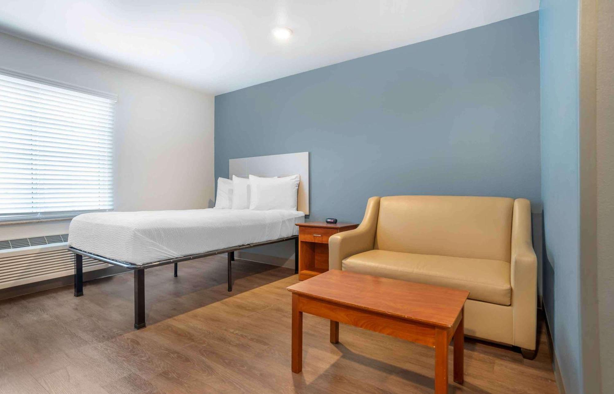 Standard Double Room with Tub - Disability Access/Non-Smoking