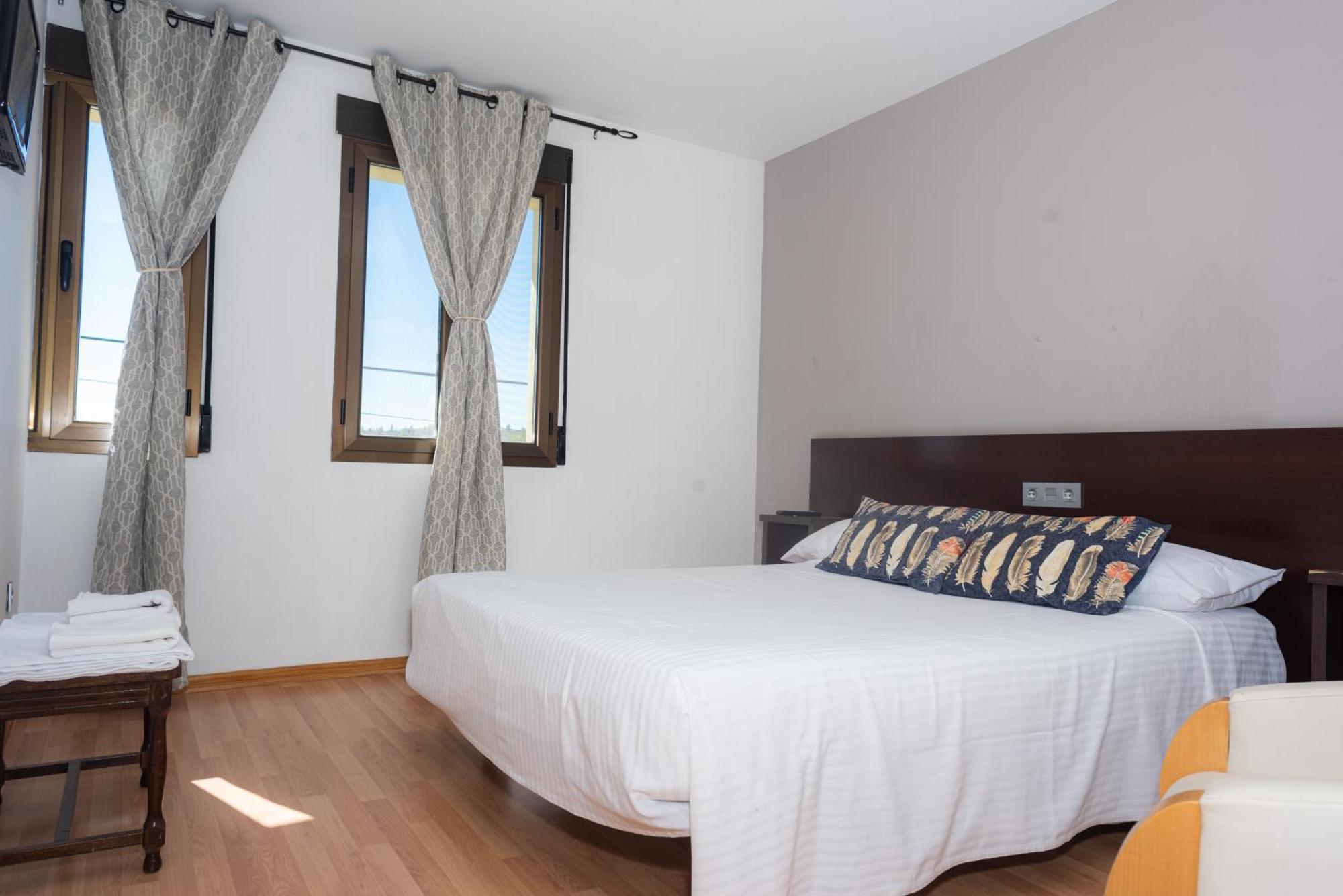 Standard Double or Twin Room,1542155413:JPEG