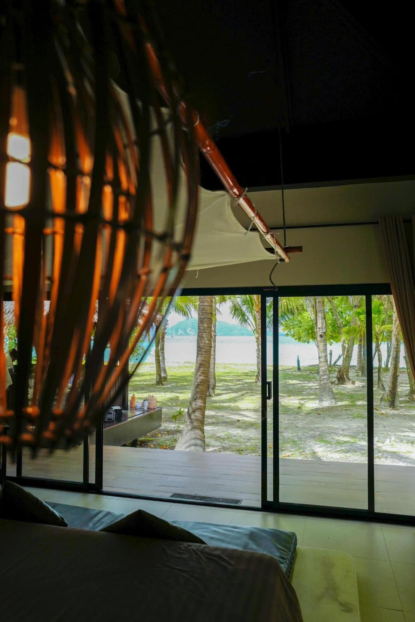 Beach Front Villa Siri