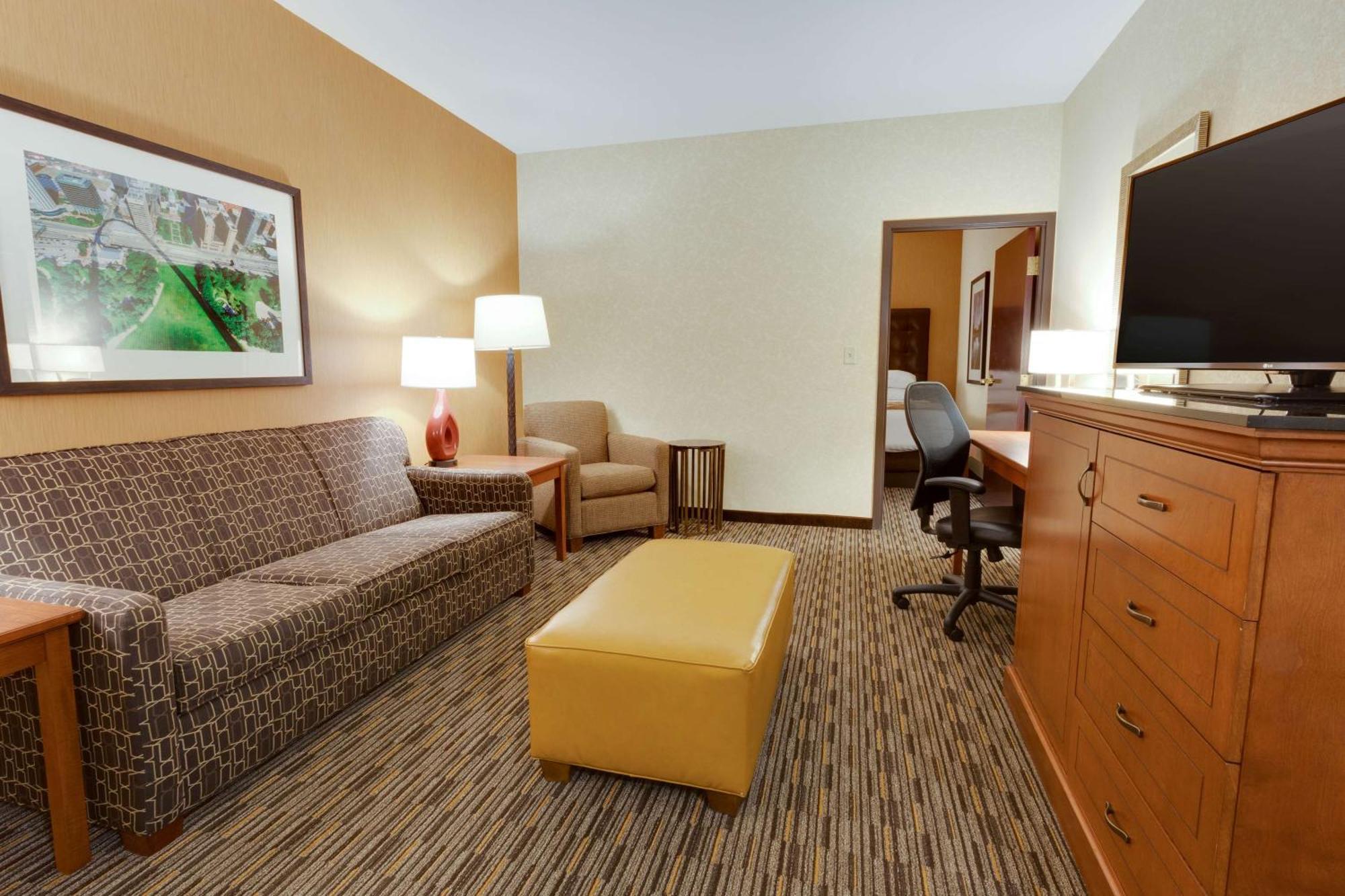 King Suite with Sofa Bed,1542592834:JPEG