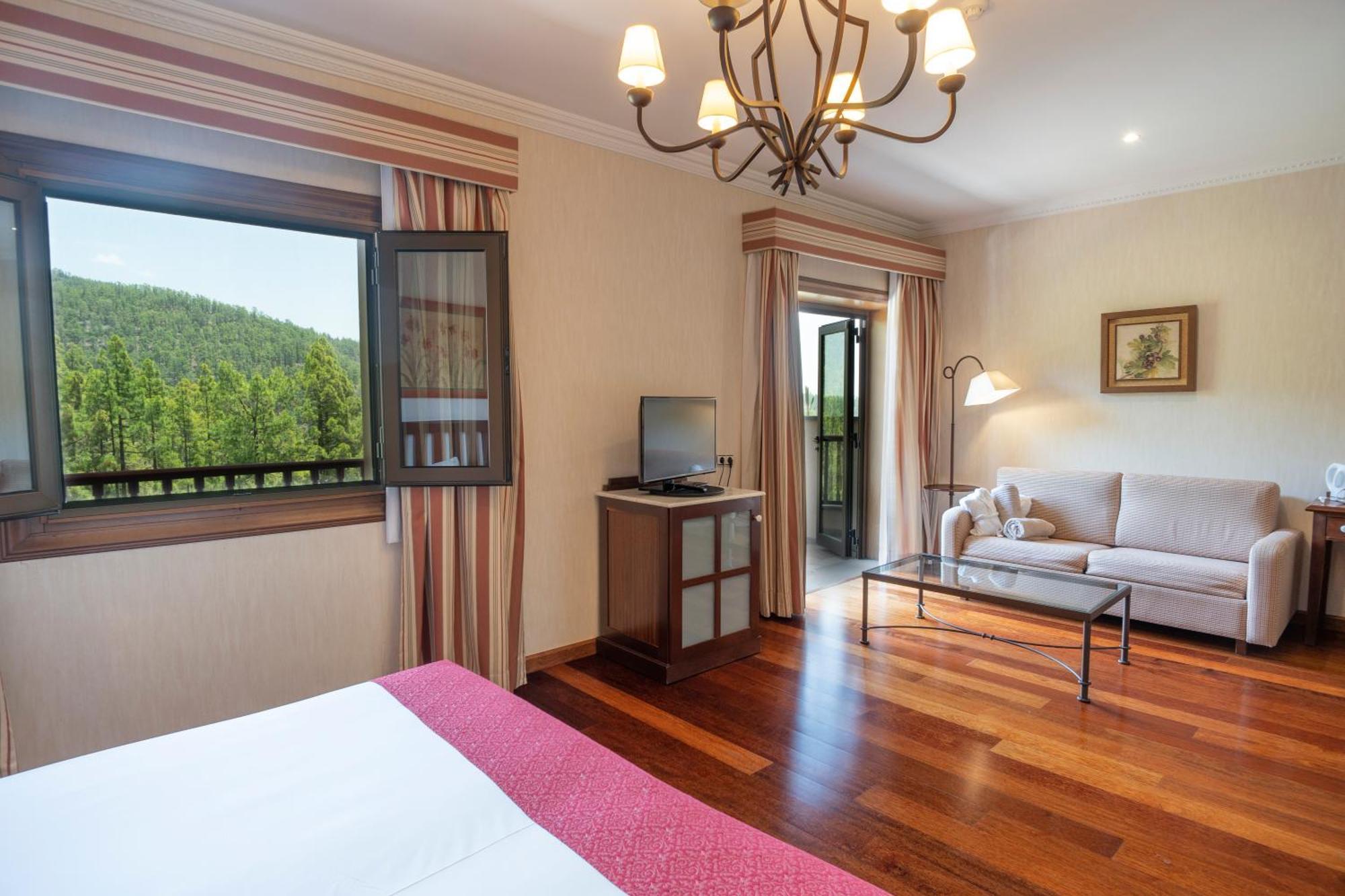 Superior Double Room with Mountain View,1207518004:JPEG