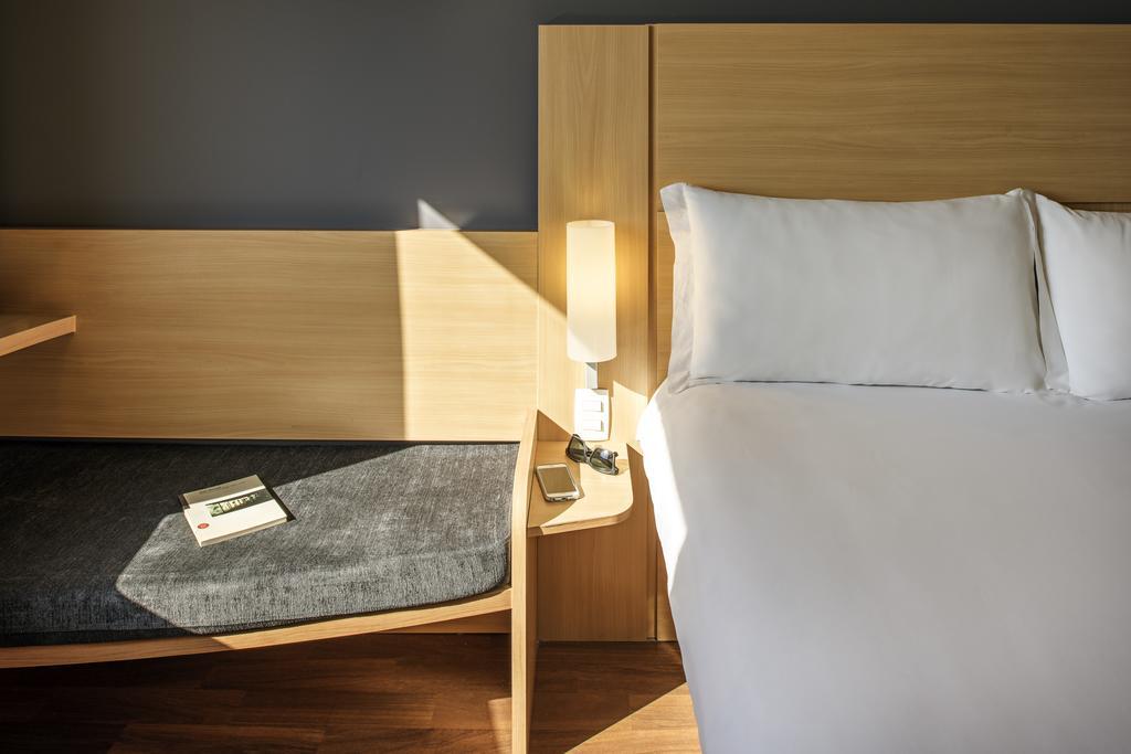 Standard Double Room,688016826:JPEG