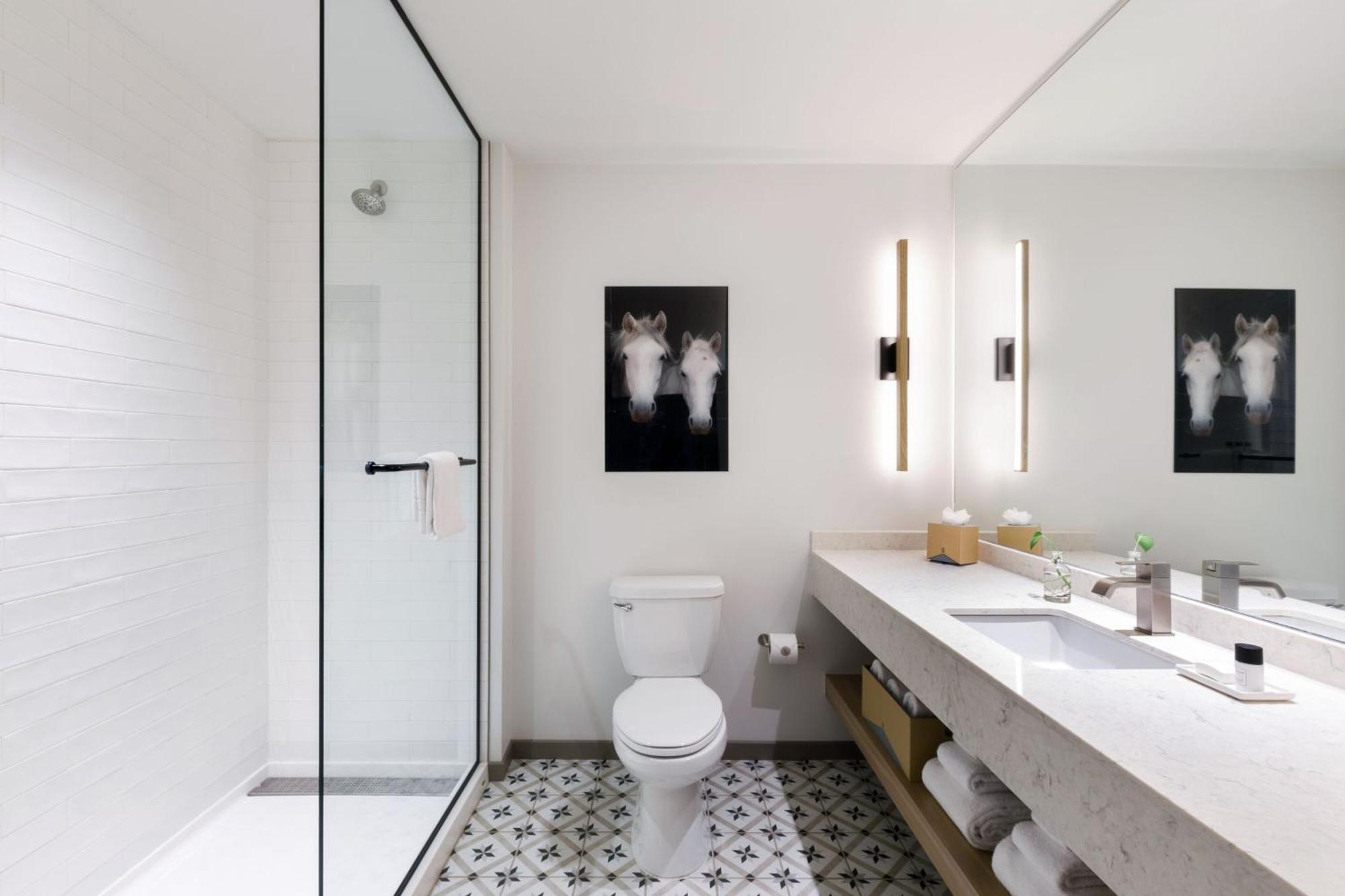 Queen Room with Two Queen Beds - Hearing Accessible