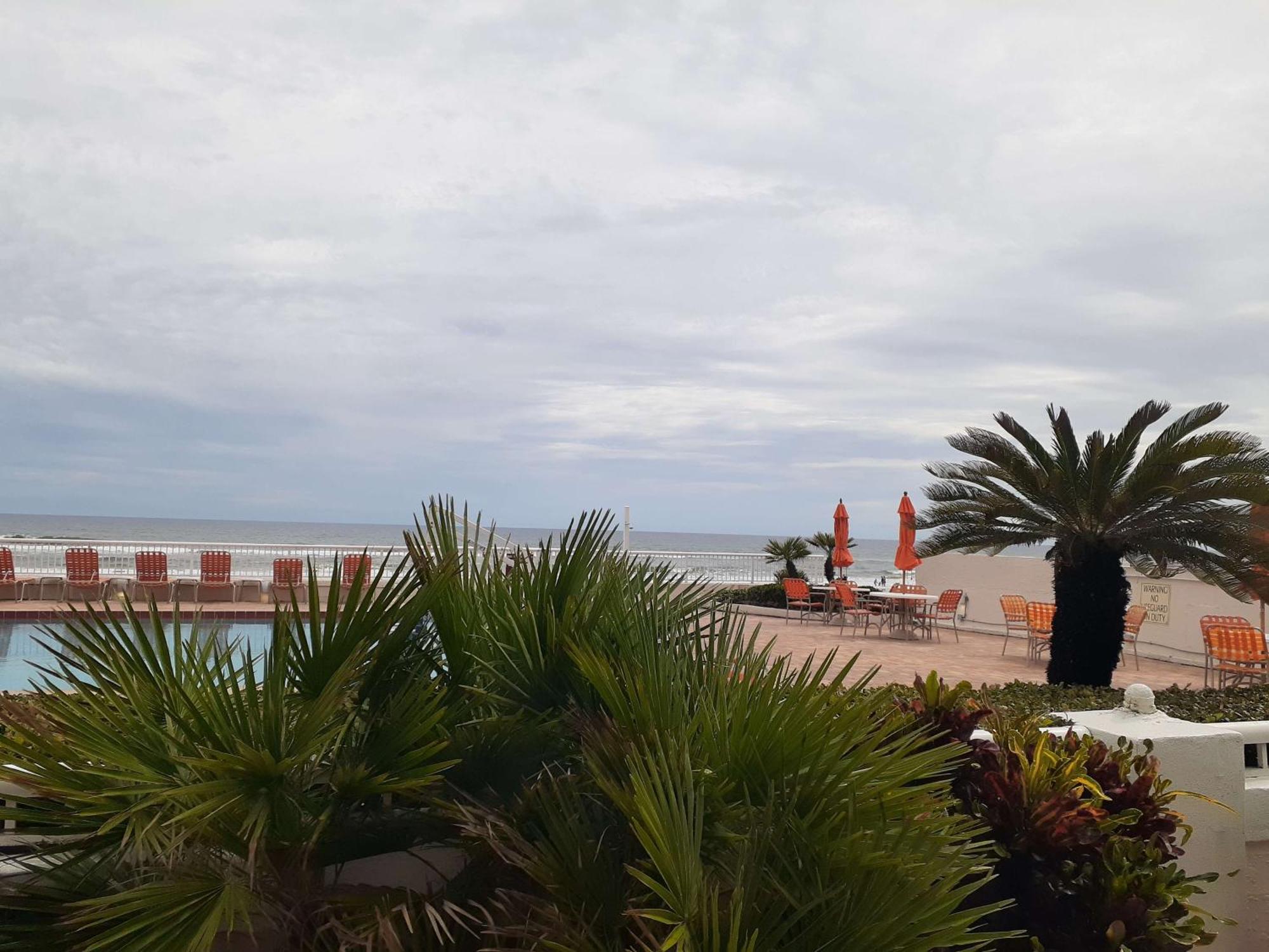 Queen Room with Two Queen Beds with Ocean View - Non-Smoking