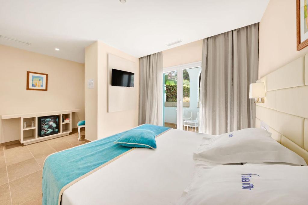 Double or Twin Room with Balcony