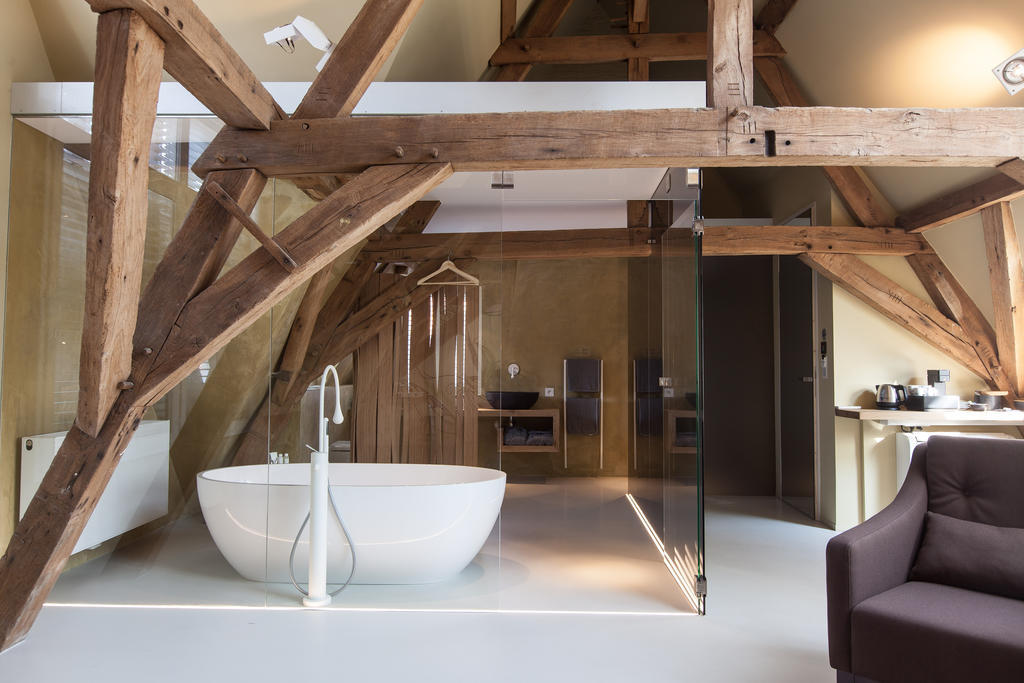 Deluxe Suite,247956145:JPEG