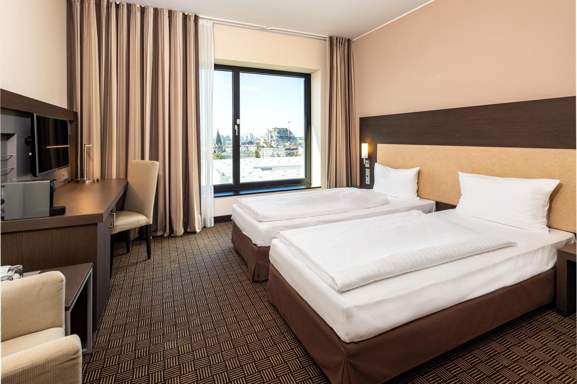 Business Plus Double and Twin Room,1545081538:JPEG