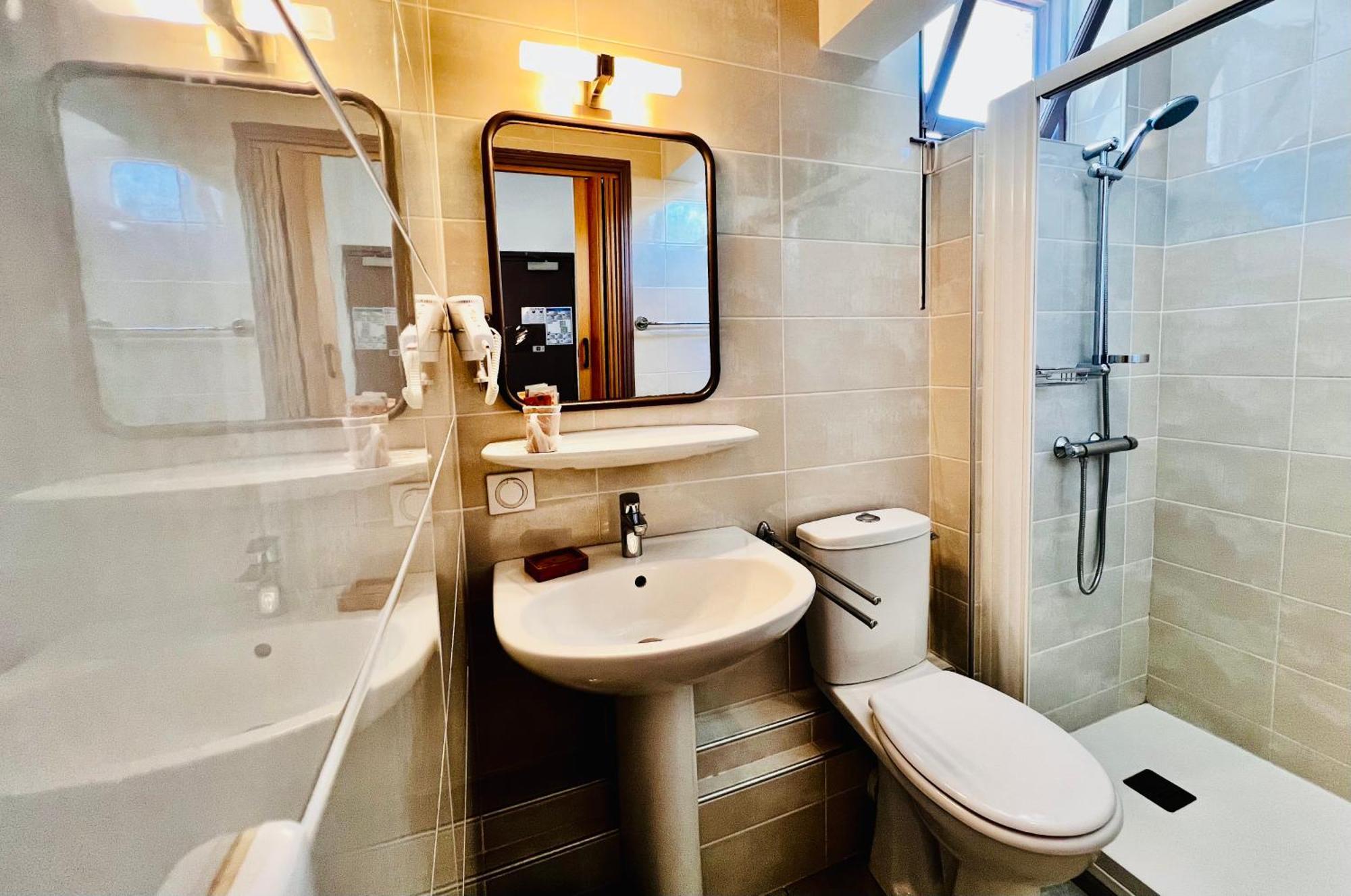 Double Room,1546228111:JPEG