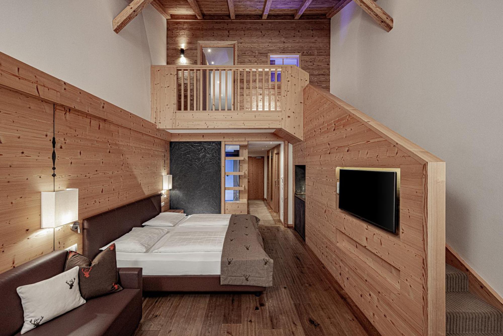 Deluxe Family Suite,1546468678:JPEG