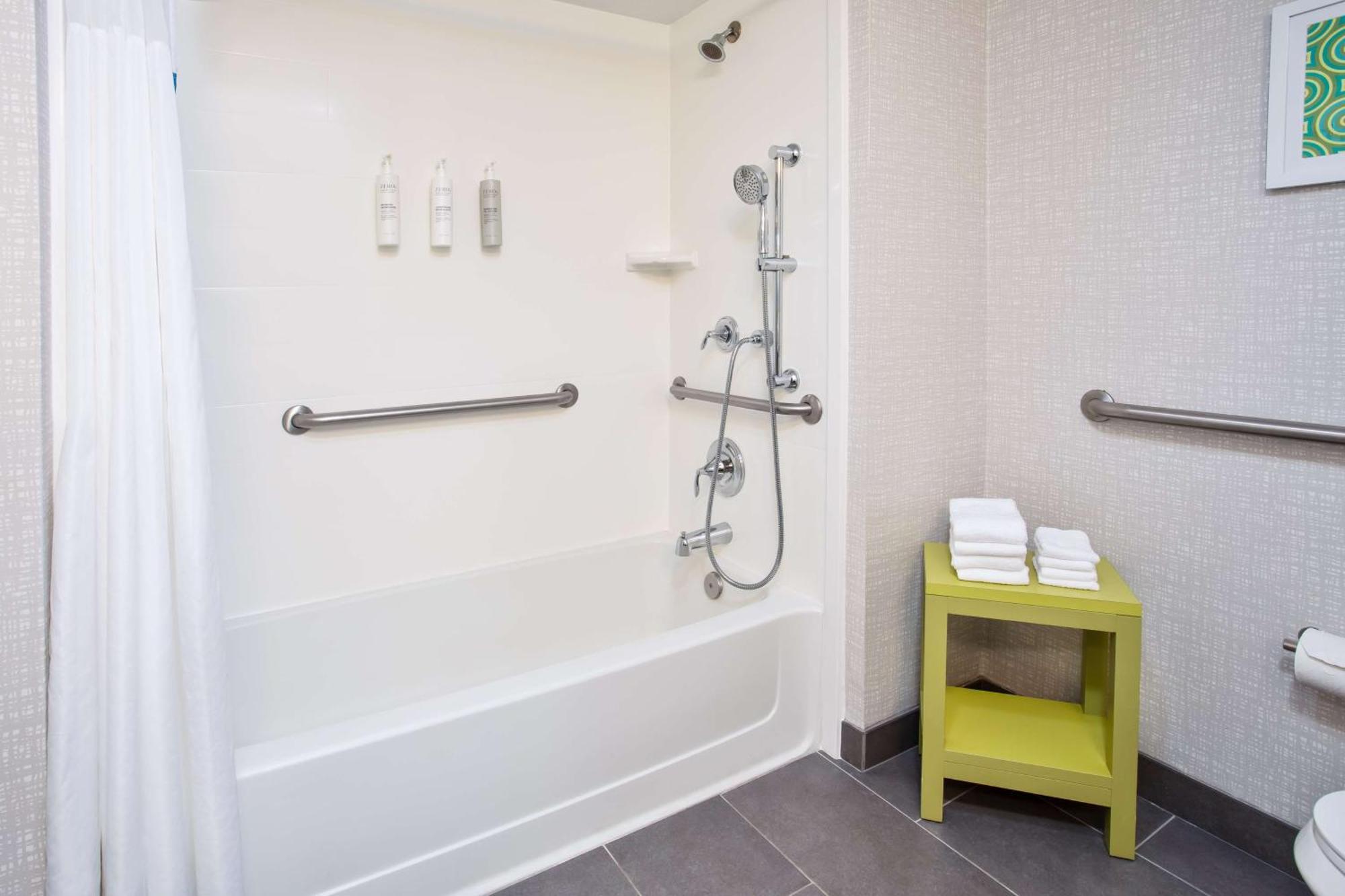 Queen Room with Two Queen Beds - Mobility and Hearing Access/Non-Smoking