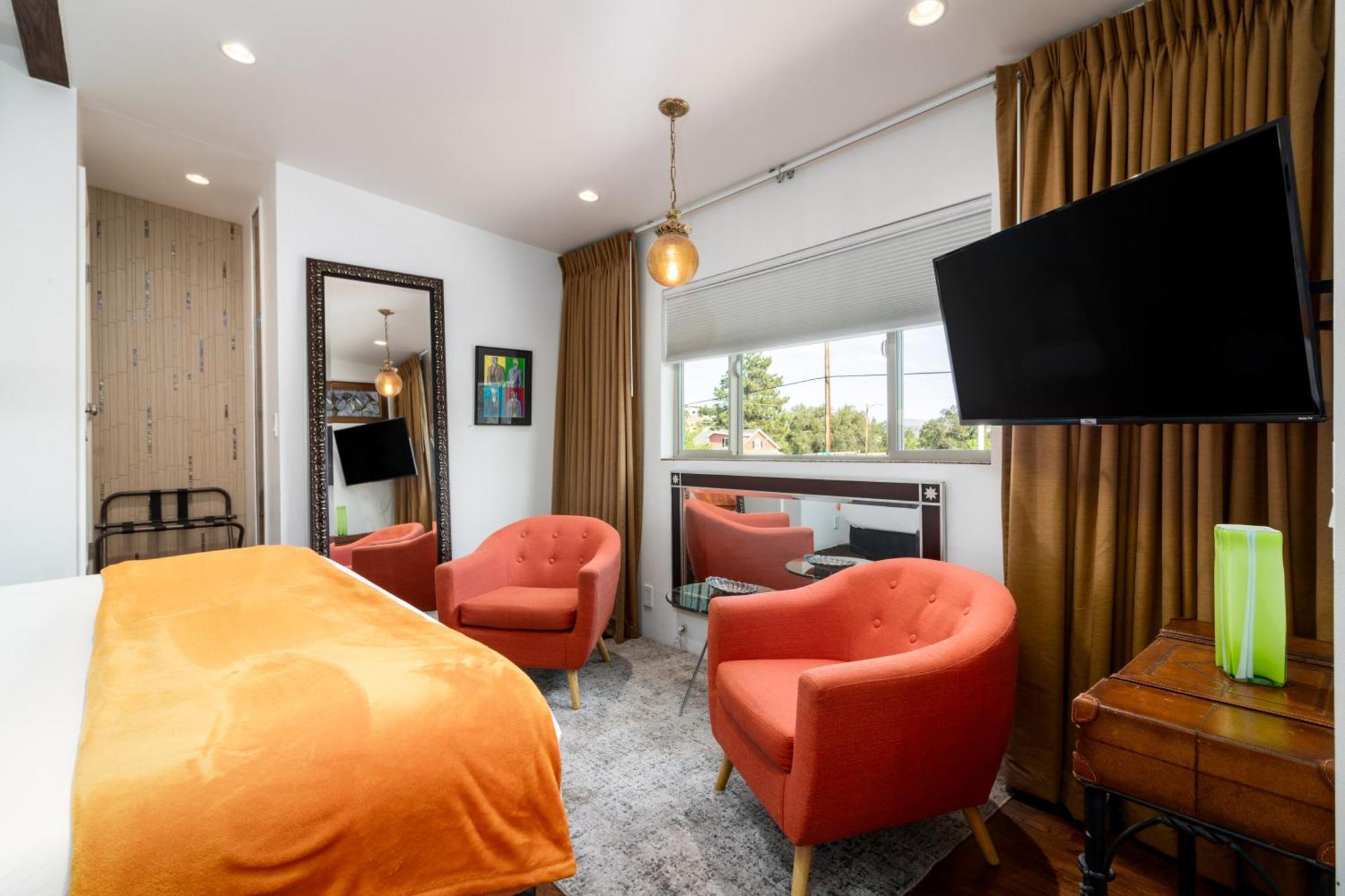 Deluxe King Room