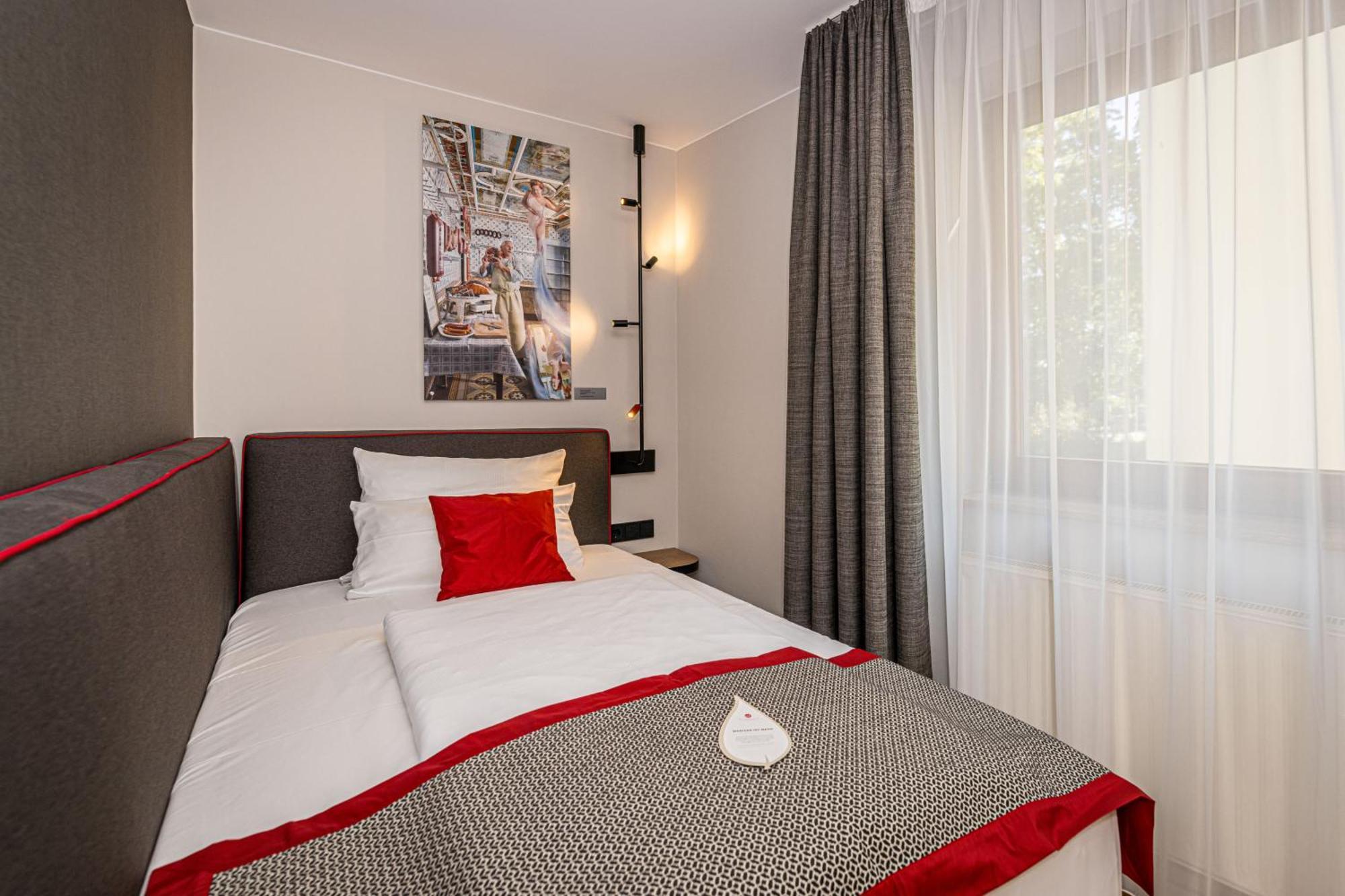Superior Single Room,1546985425:JPEG