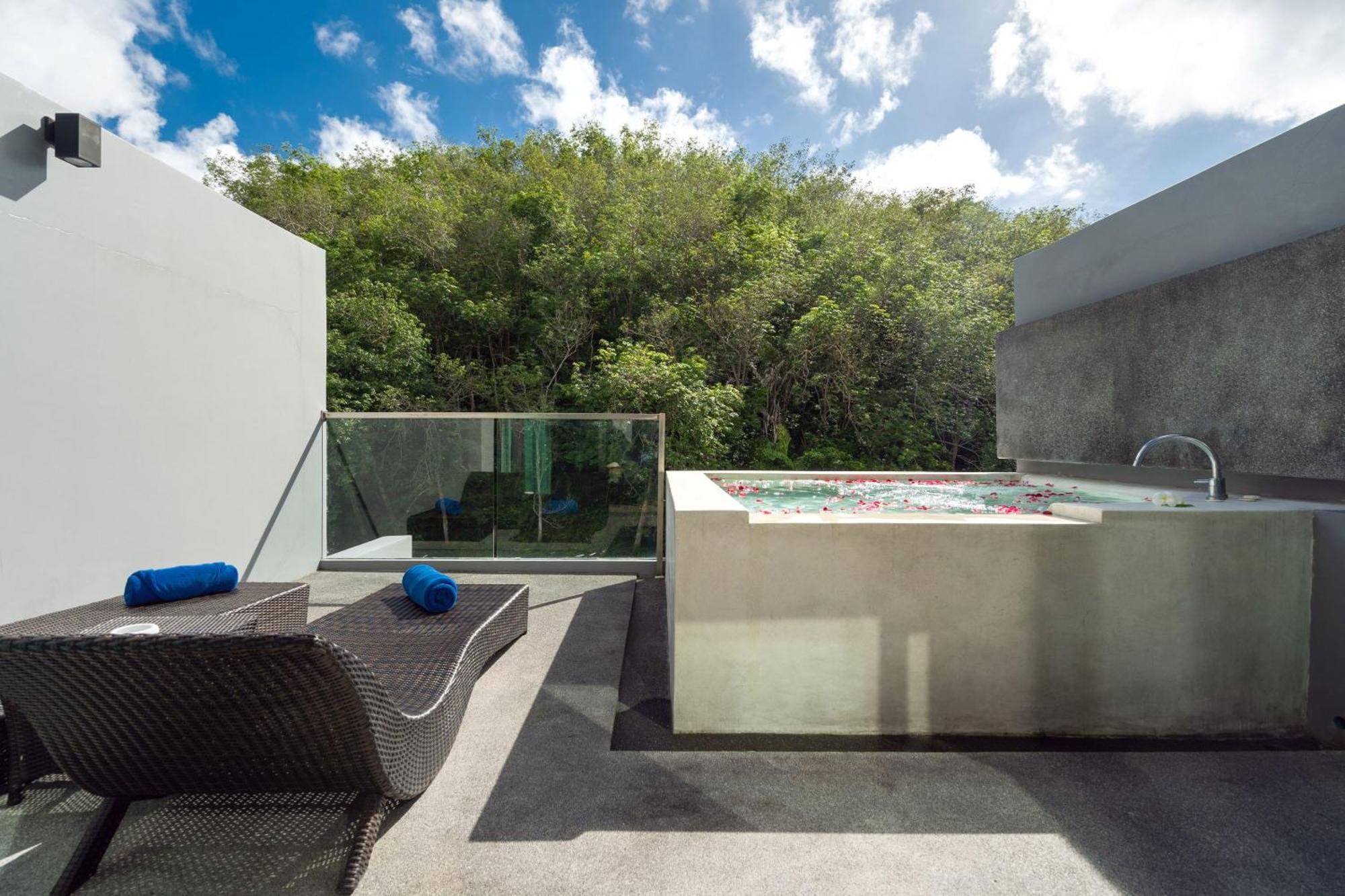 Premier Suite with Jacuzzi,1547834341:JPEG