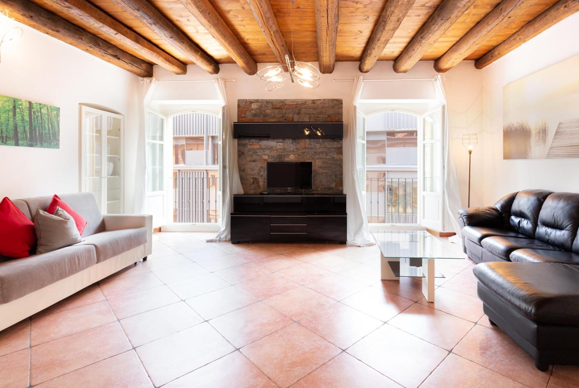 Deluxe Apartment