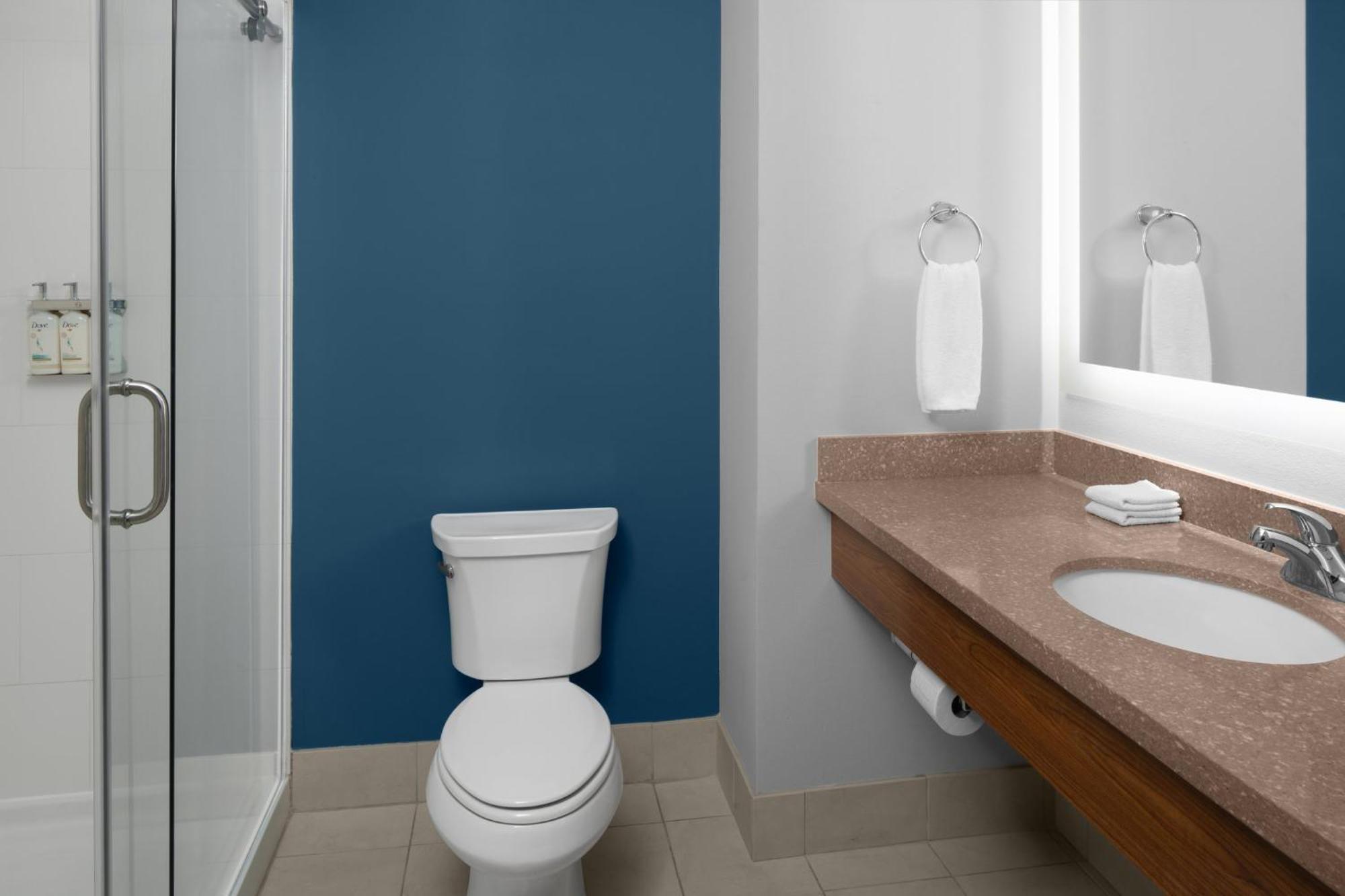 Suite - Hearing Accessible - Non-Smoking