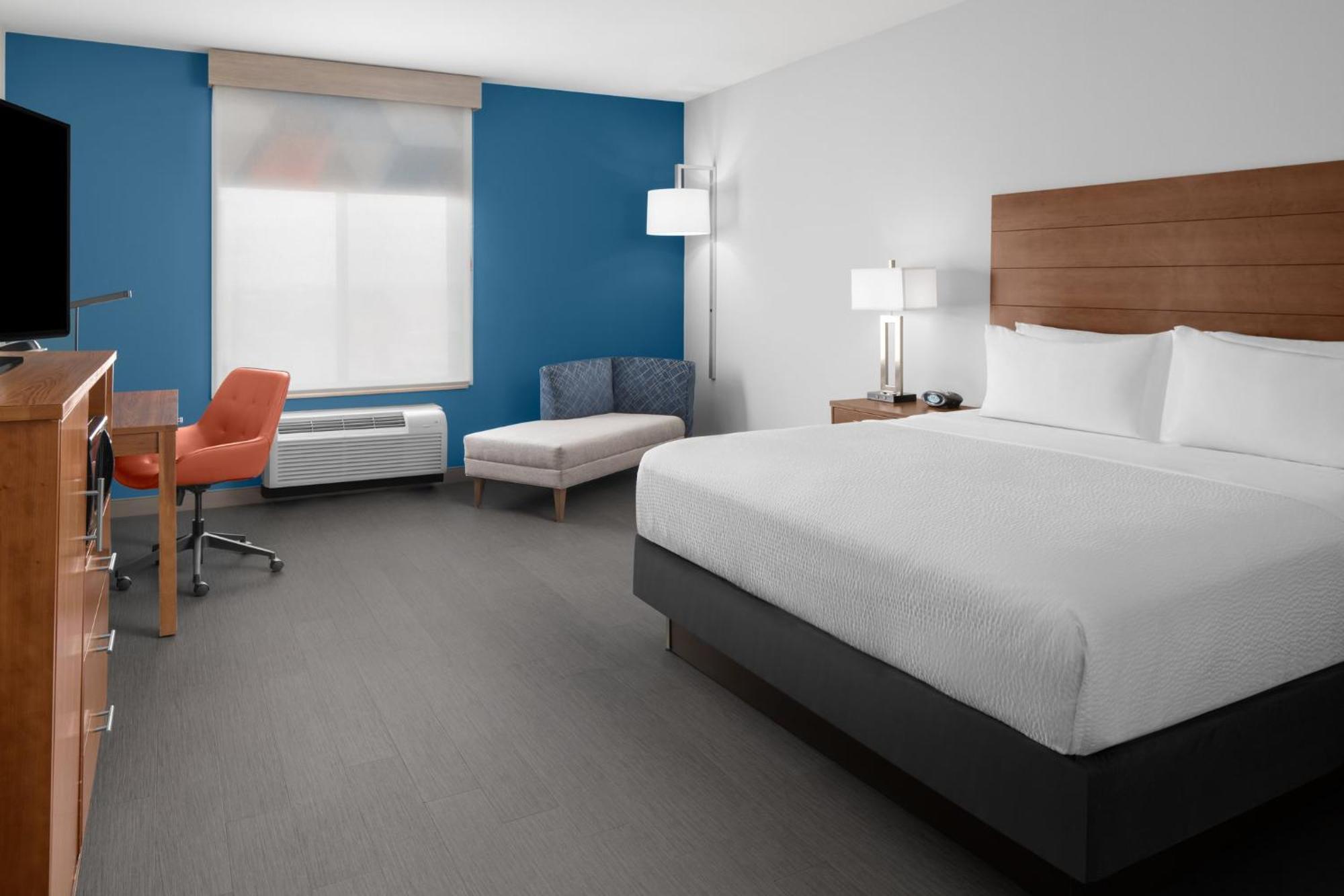 Standard King Room - Mobility Accessible