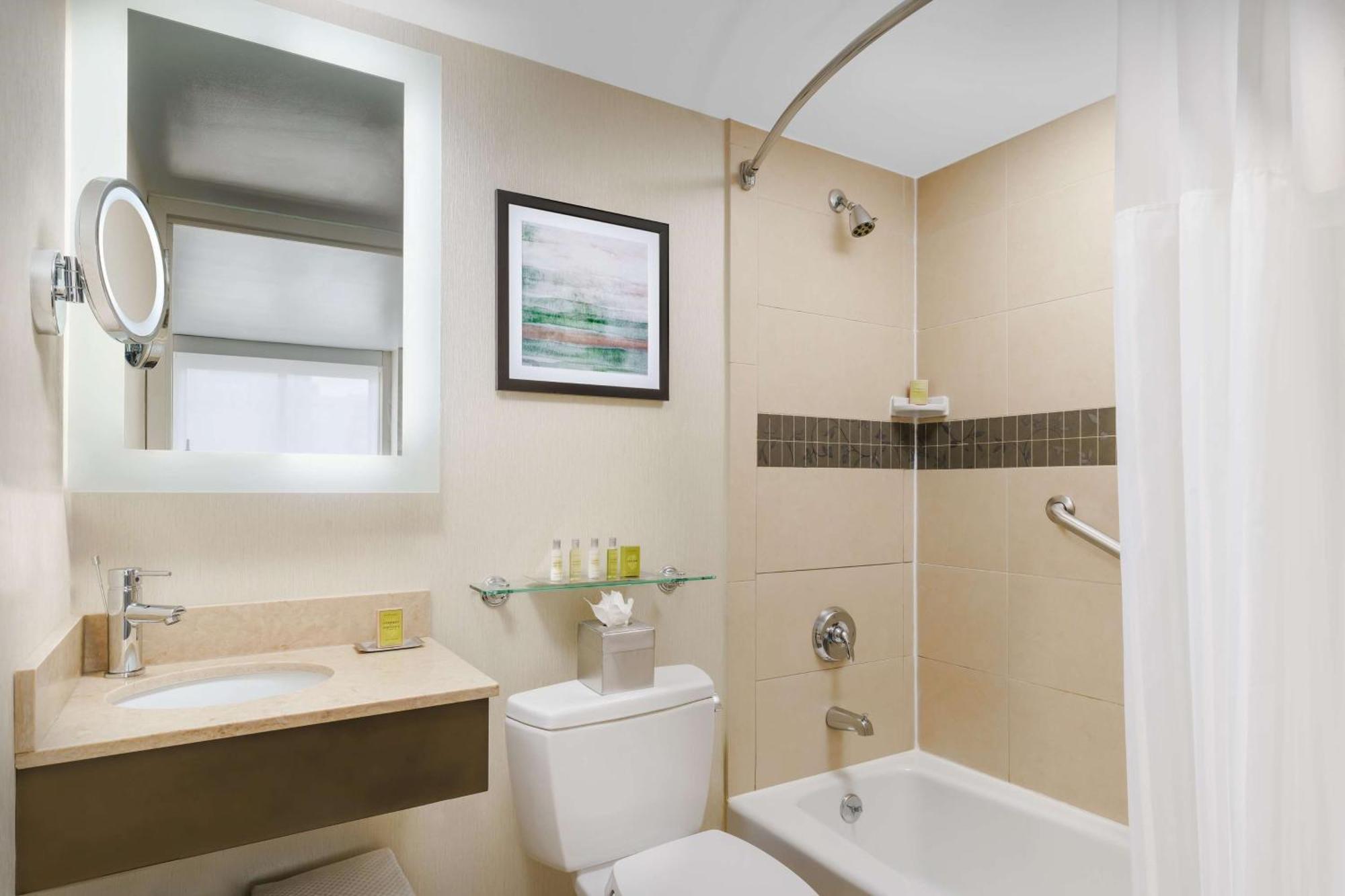 Suite King com 1 Quarto e Sofá-Cama - Não fumador