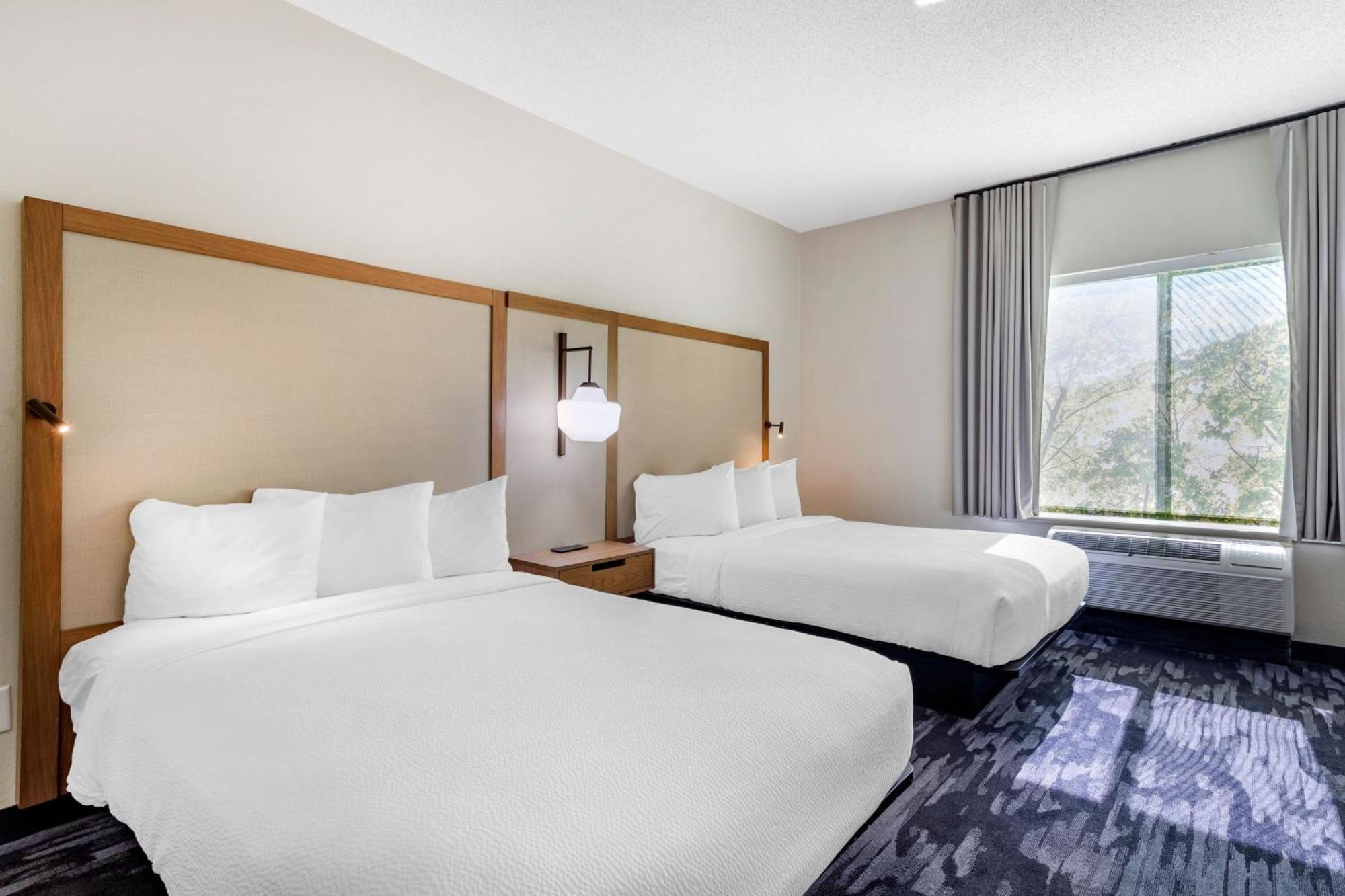 Double Room with Two Double Beds and Bathtub - Mobility Access/Hearing Accessible