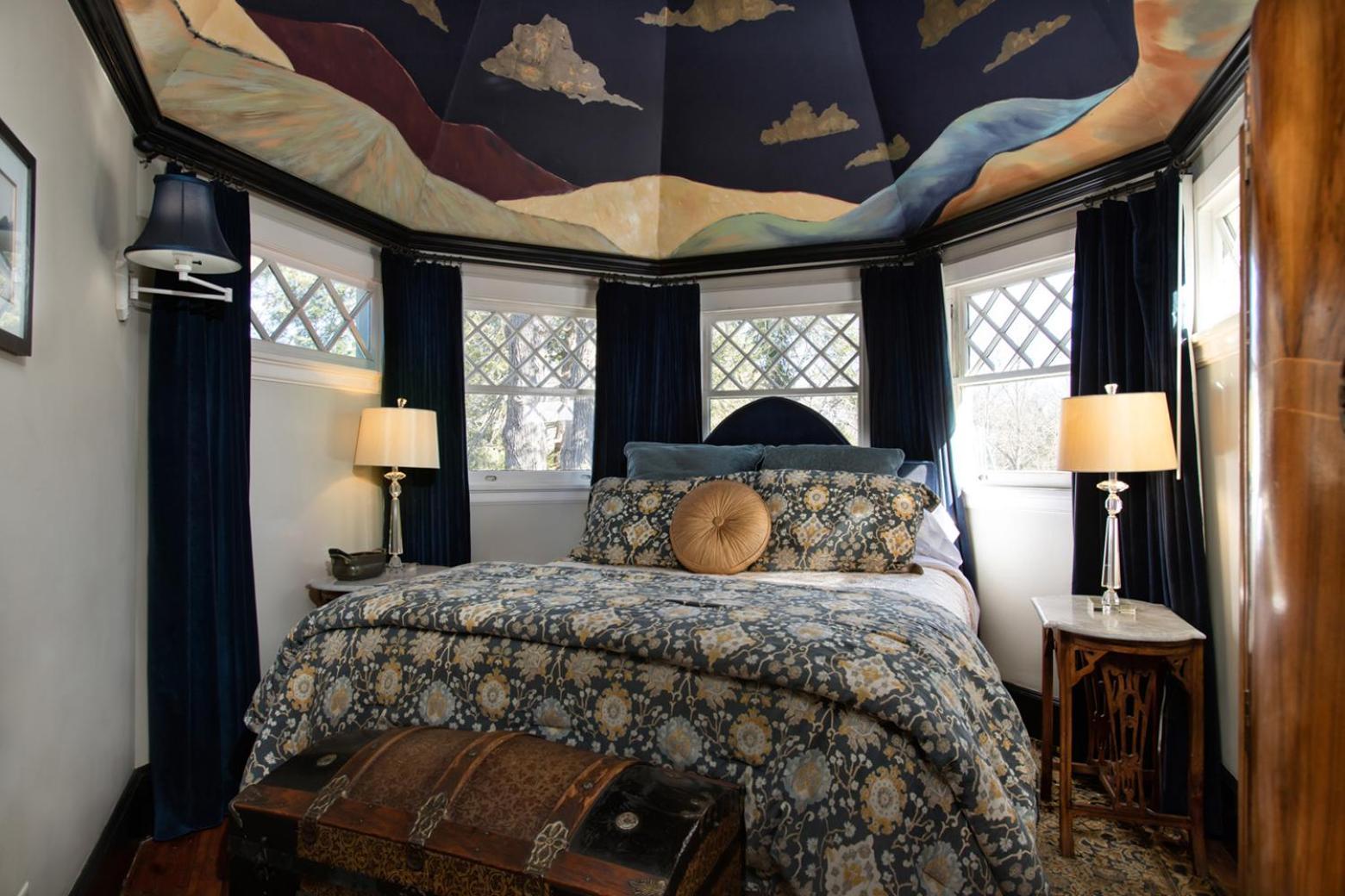 The Dogwood Room,978524323:JPEG