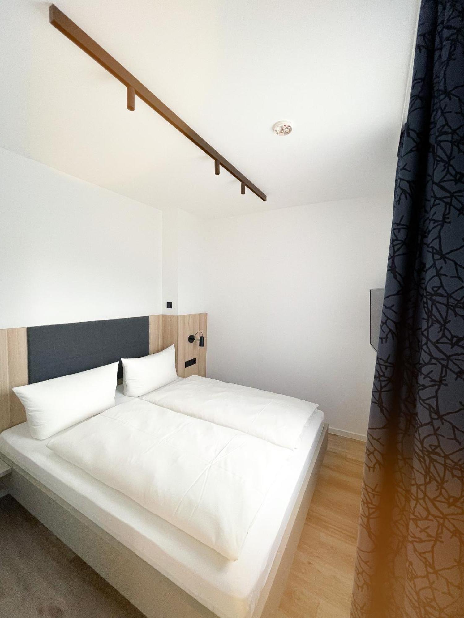 One-Bedroom Apartment with Garden View,1549436773:JPEG