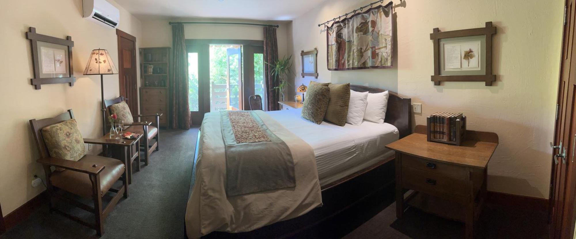 Deluxe King Room