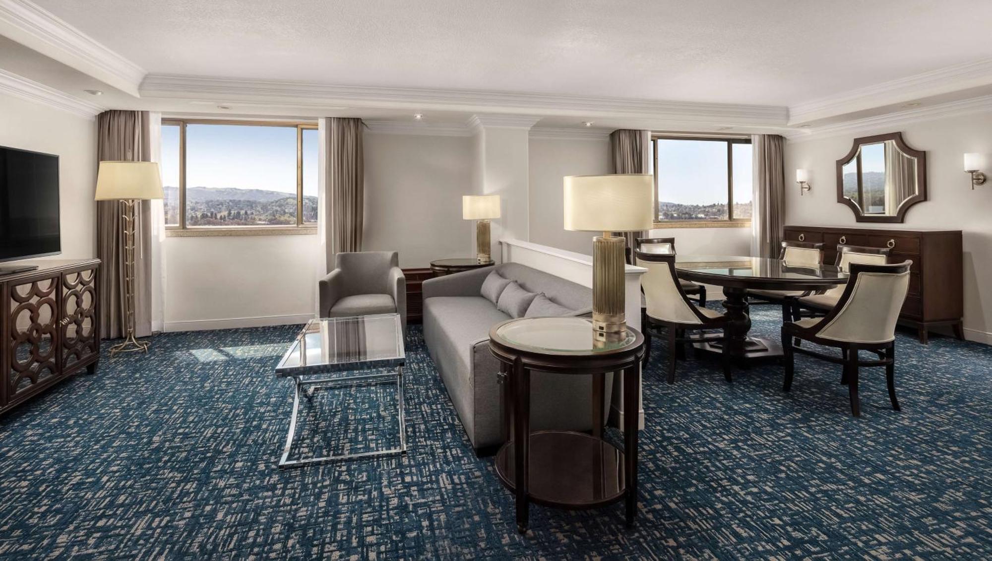 One-Bedroom Presidential King Suite
