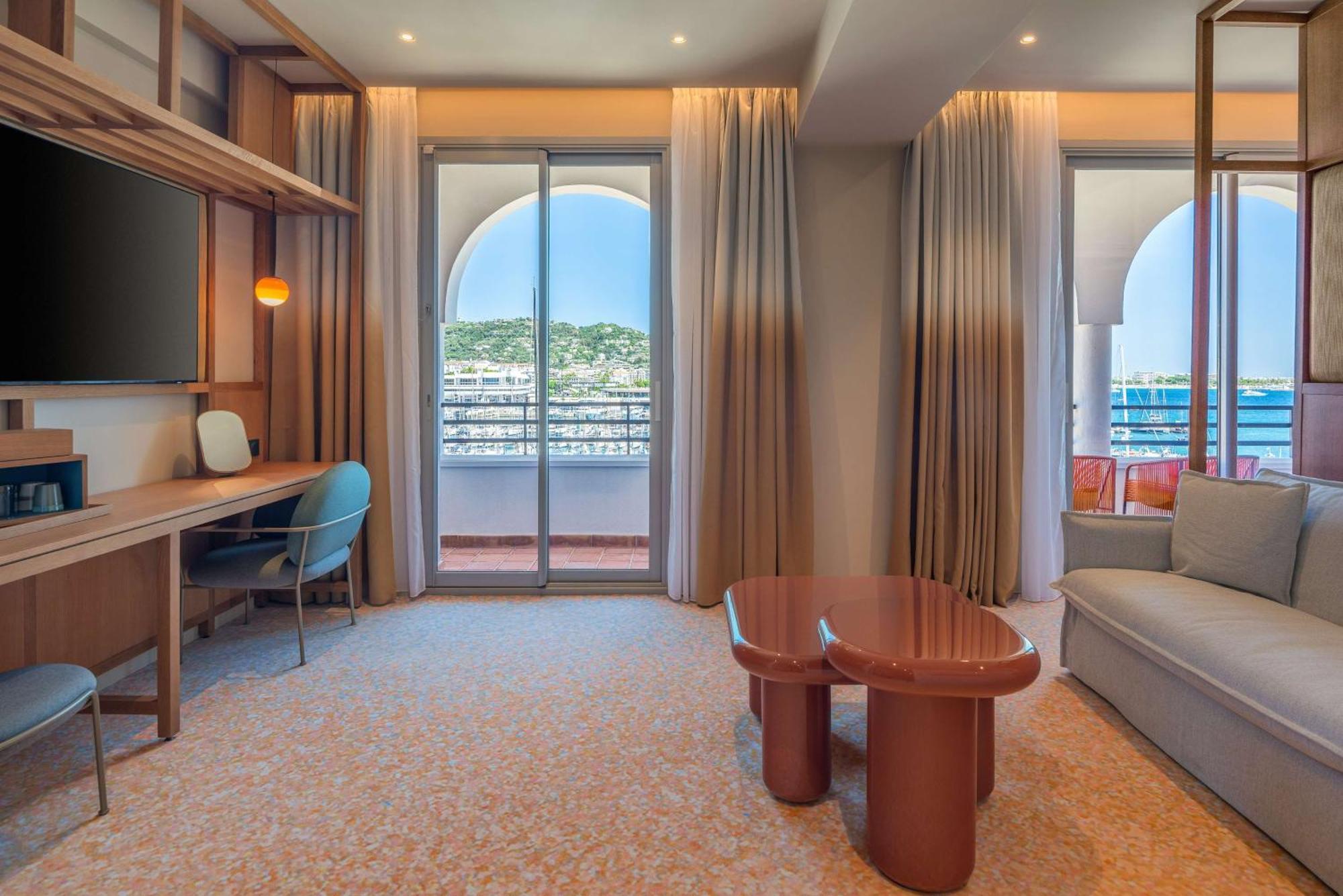 Suite Junior Lit King-Size - Vue sur Mer