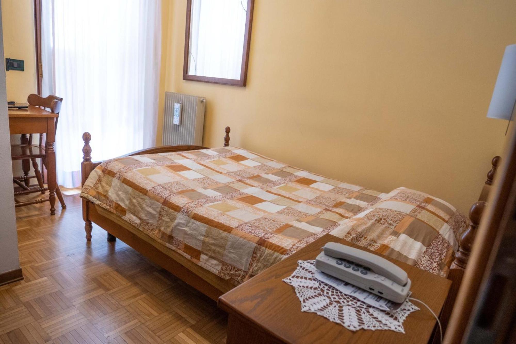 Single Room,30676079:JPEG