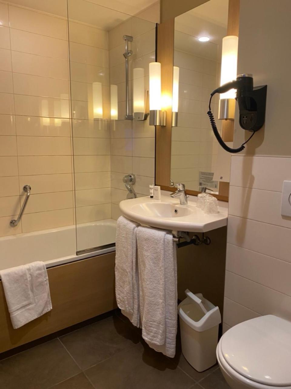 Double Room with Balcony,1550022613:JPEG