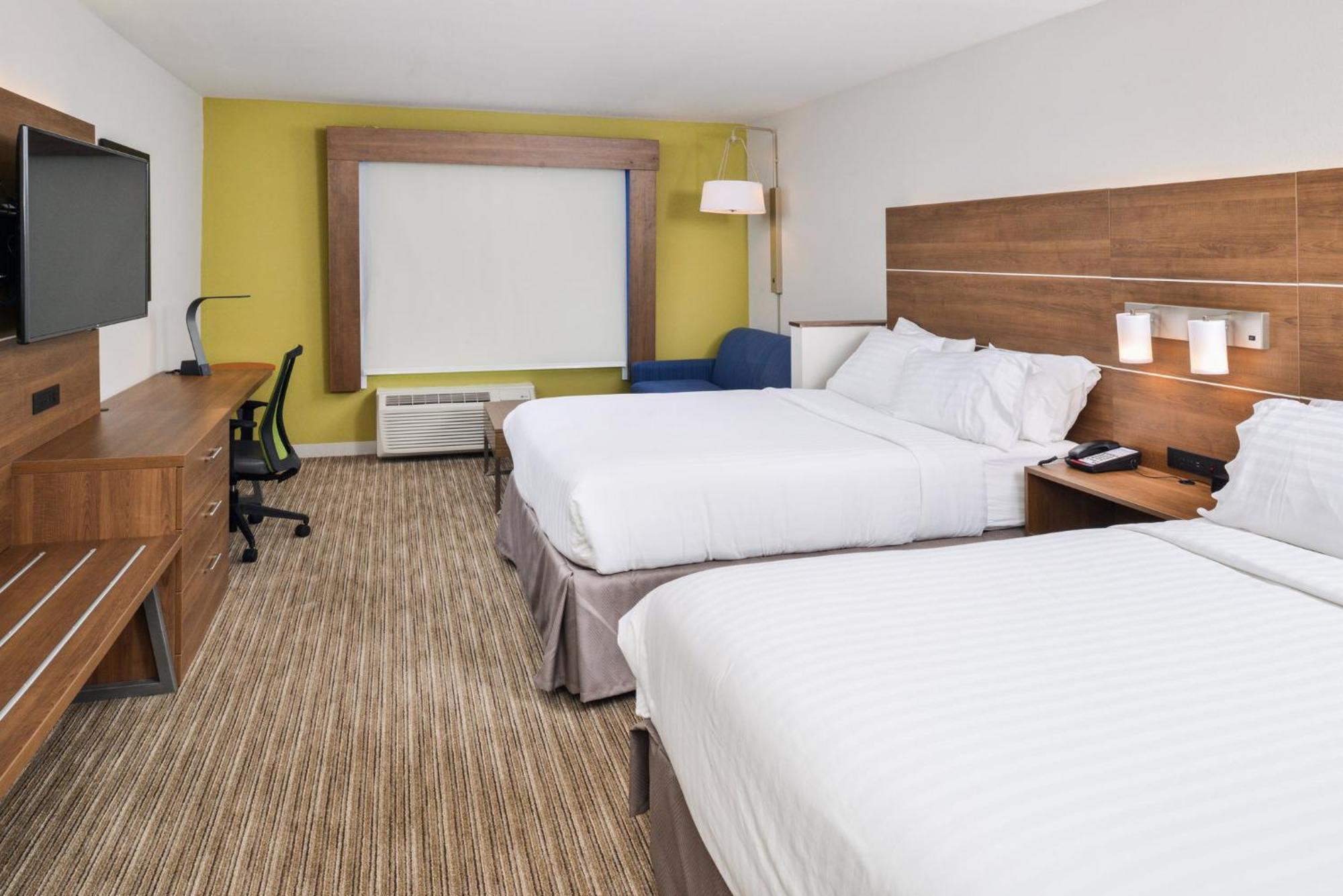 Standard Room with Two Queen Beds
