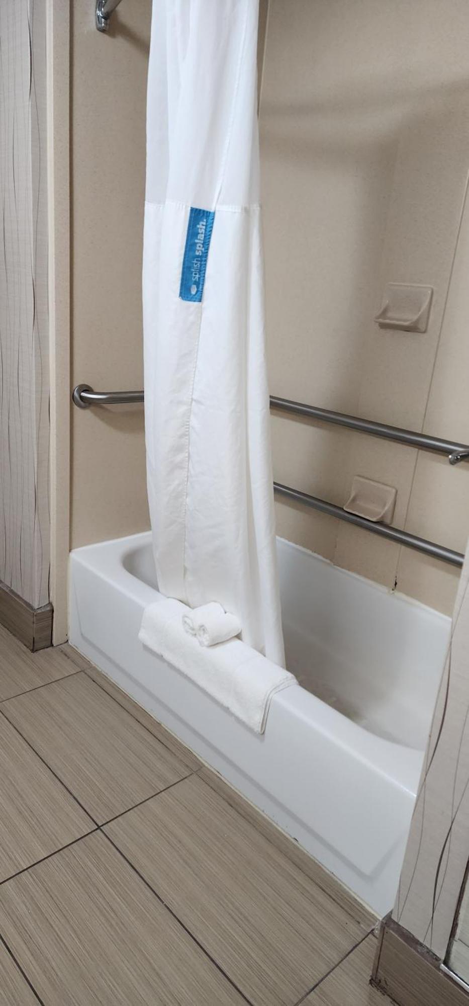 King Room with Mobility Access and Bathtub with Grab Bars, Non-Smoking