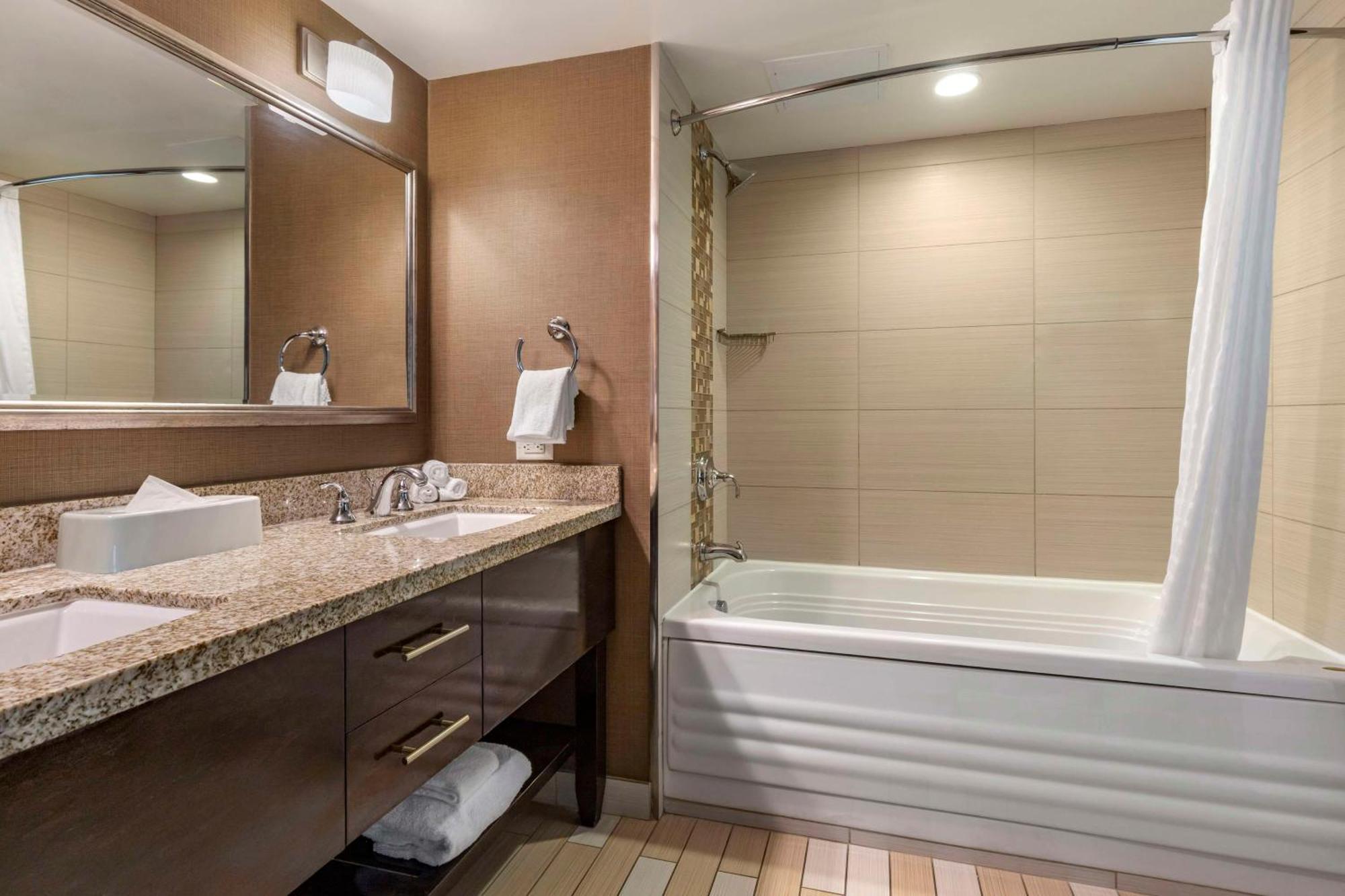 One-Bedroom King Suite Ocean View