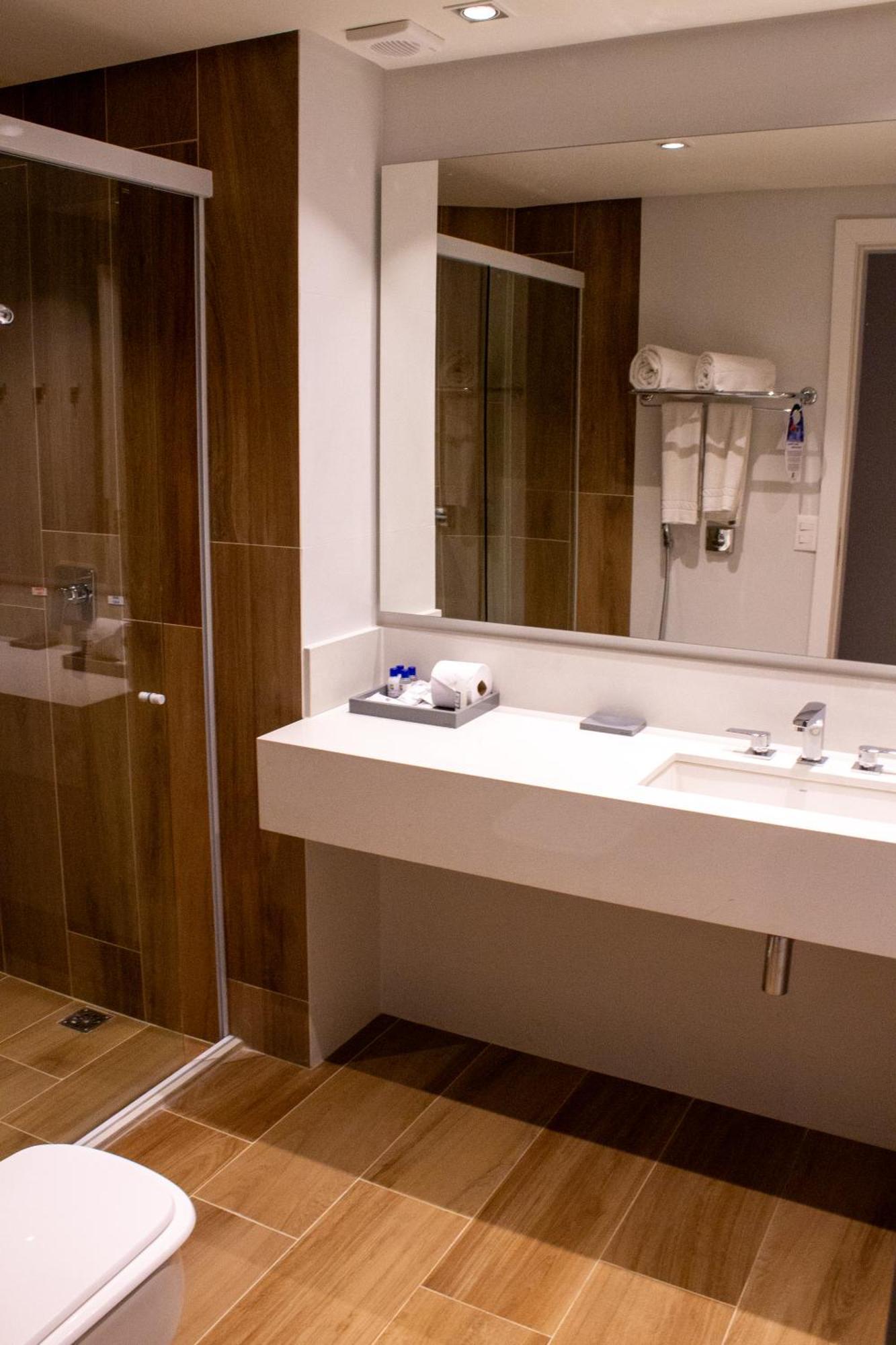 Quarto com 2 Camas de Solteiro e Varanda