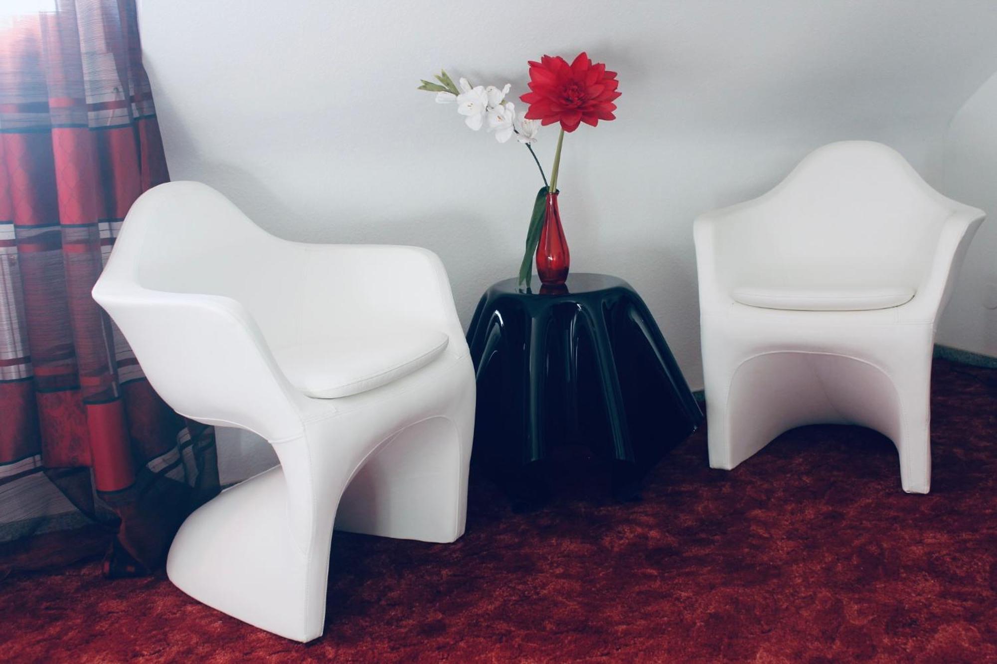 Studio Apartment (2 Adults),1550724271:JPEG