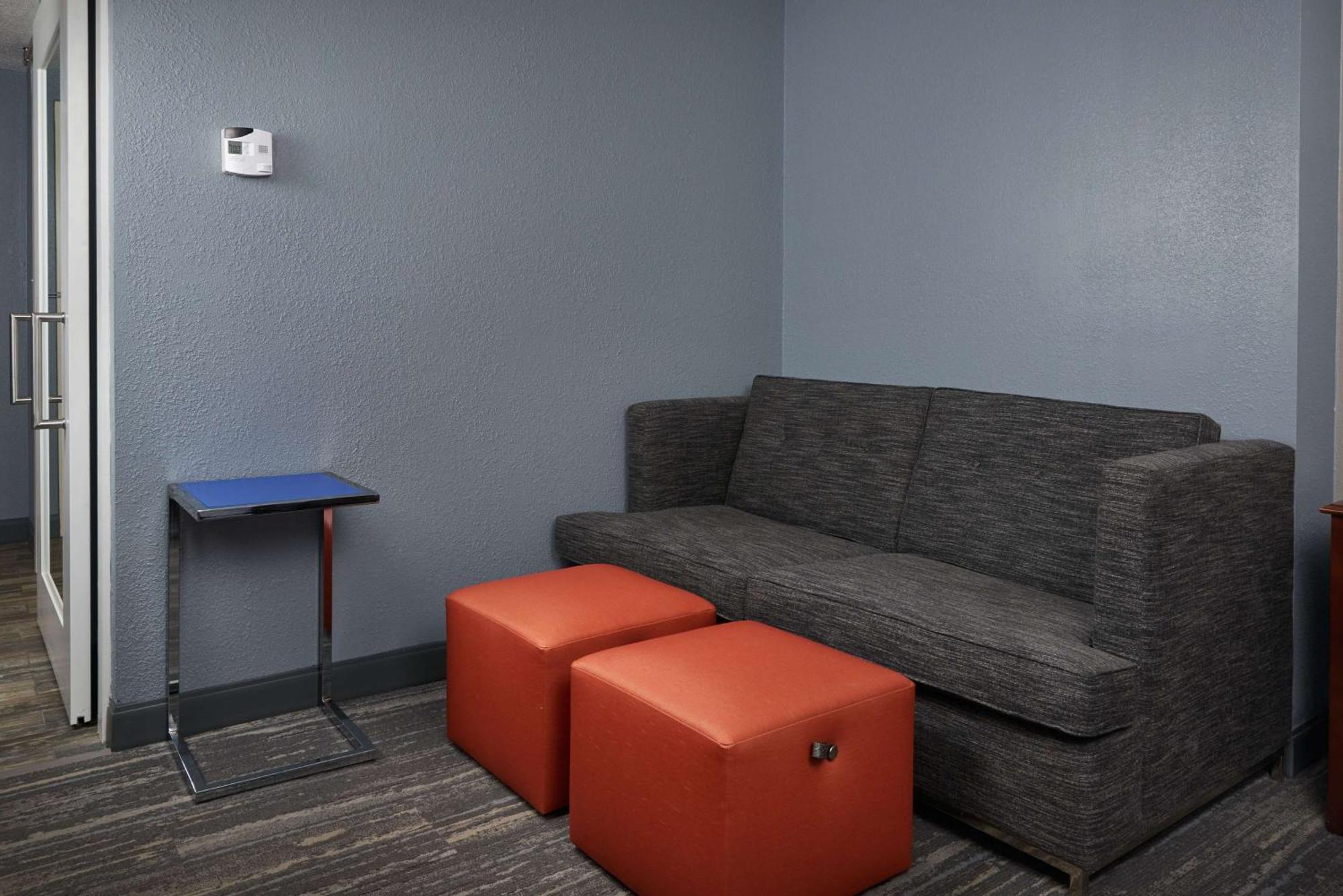 King Room with Sofa Bed - Non-Smoking