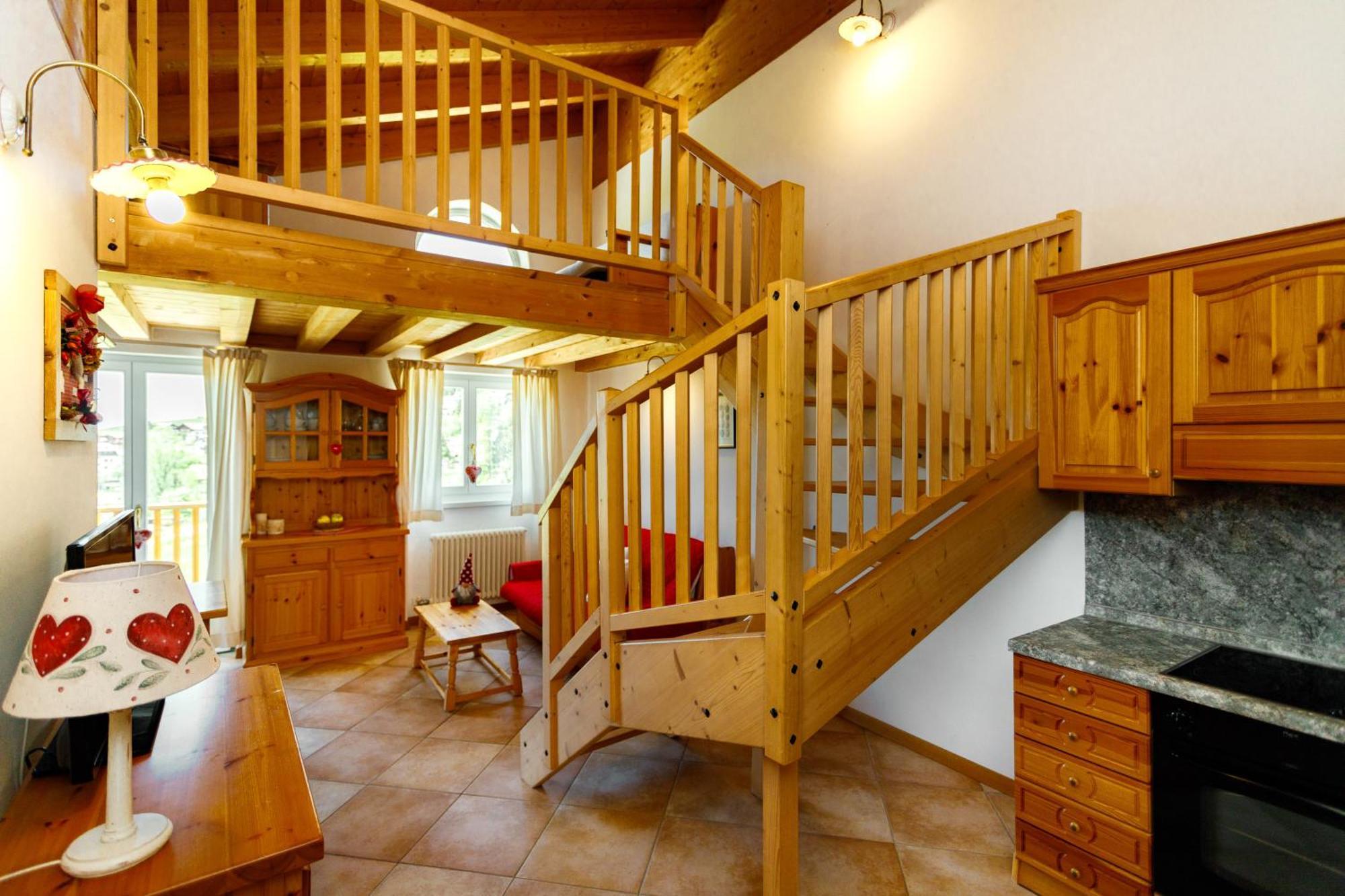 Maisonette,1307335840:JPEG