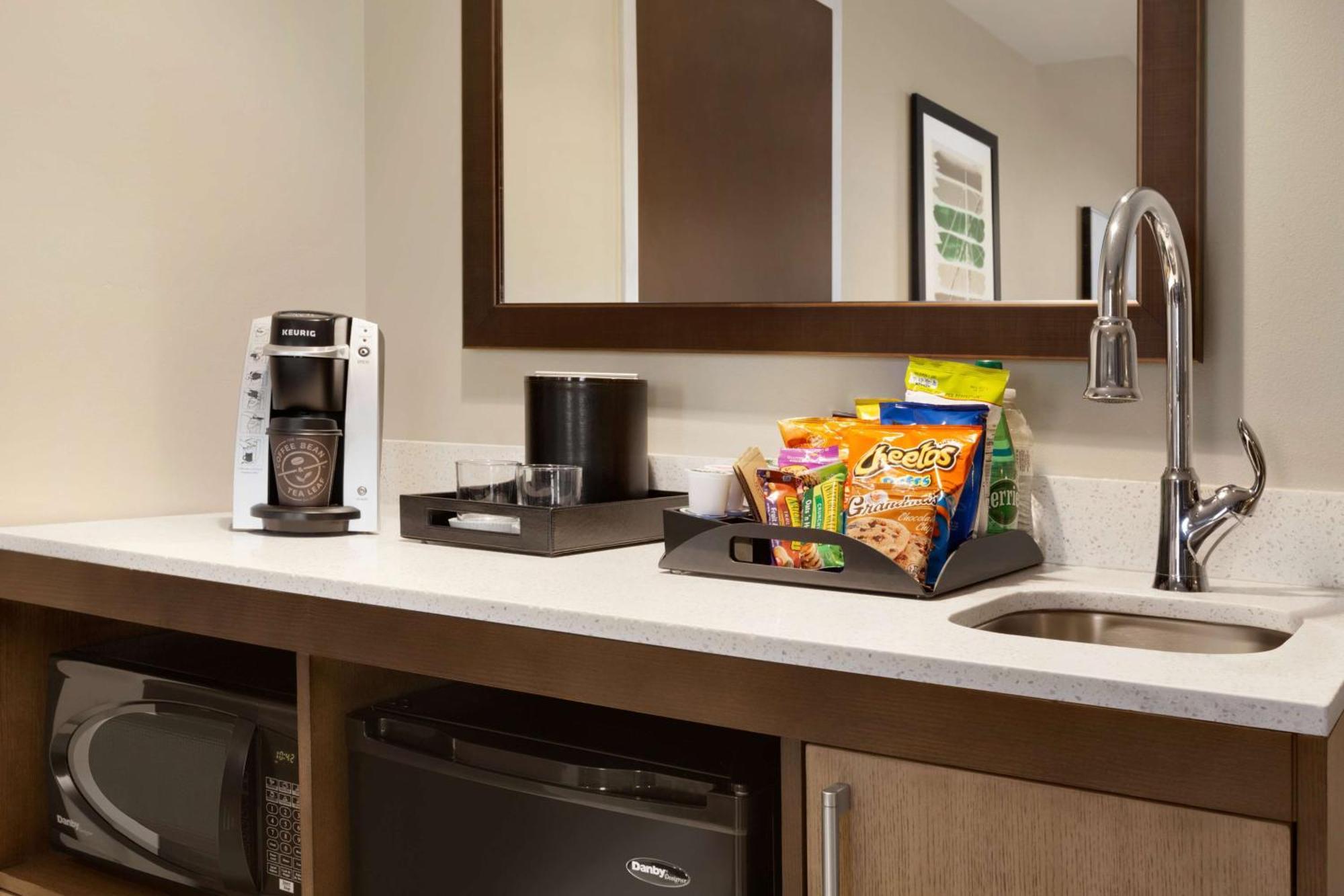 Premium Two Queen Suite with River View