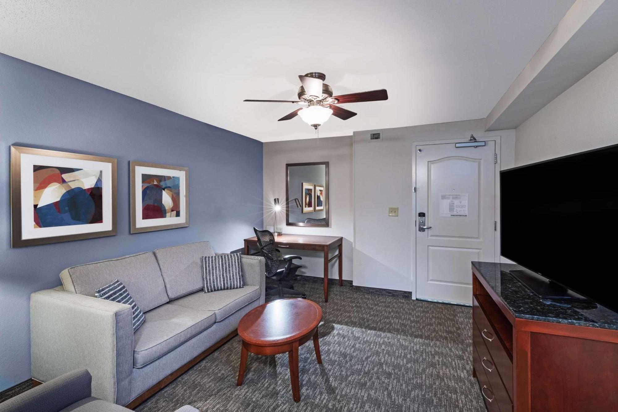 Junior King Suite with Seating Area