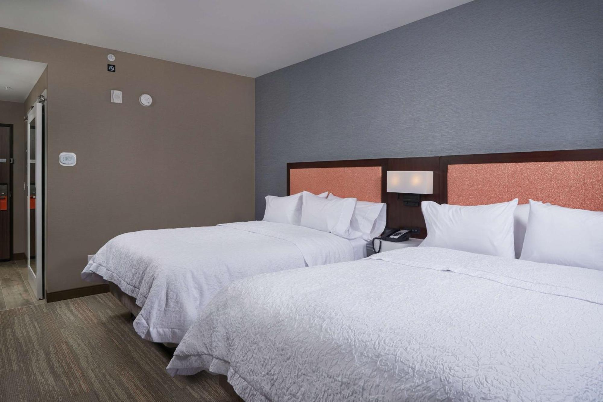 Queen Room with Two Queen Beds and Water View - Non-Smoking