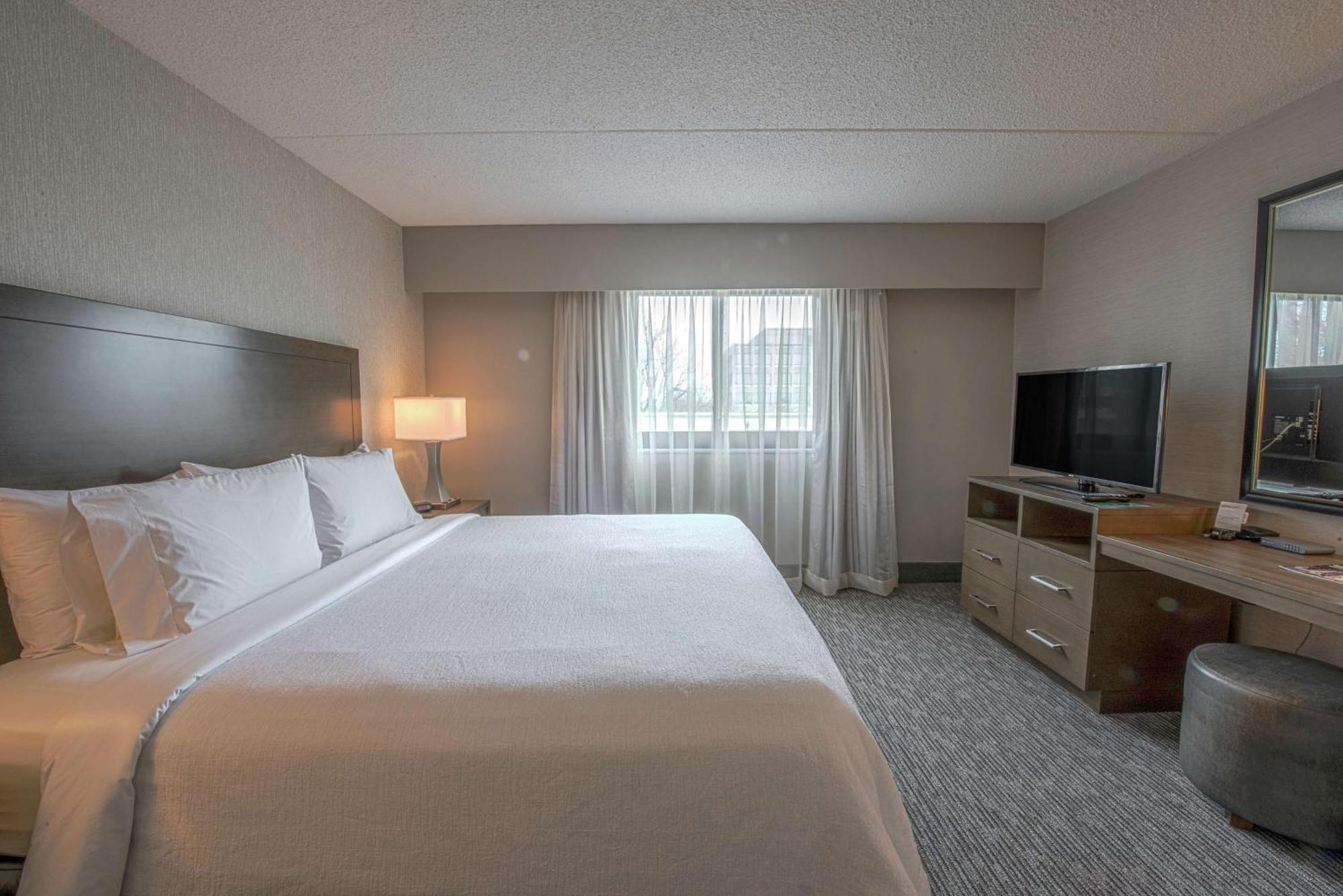 Two-Room King Suite - Non-Smoking,1551382573:JPEG