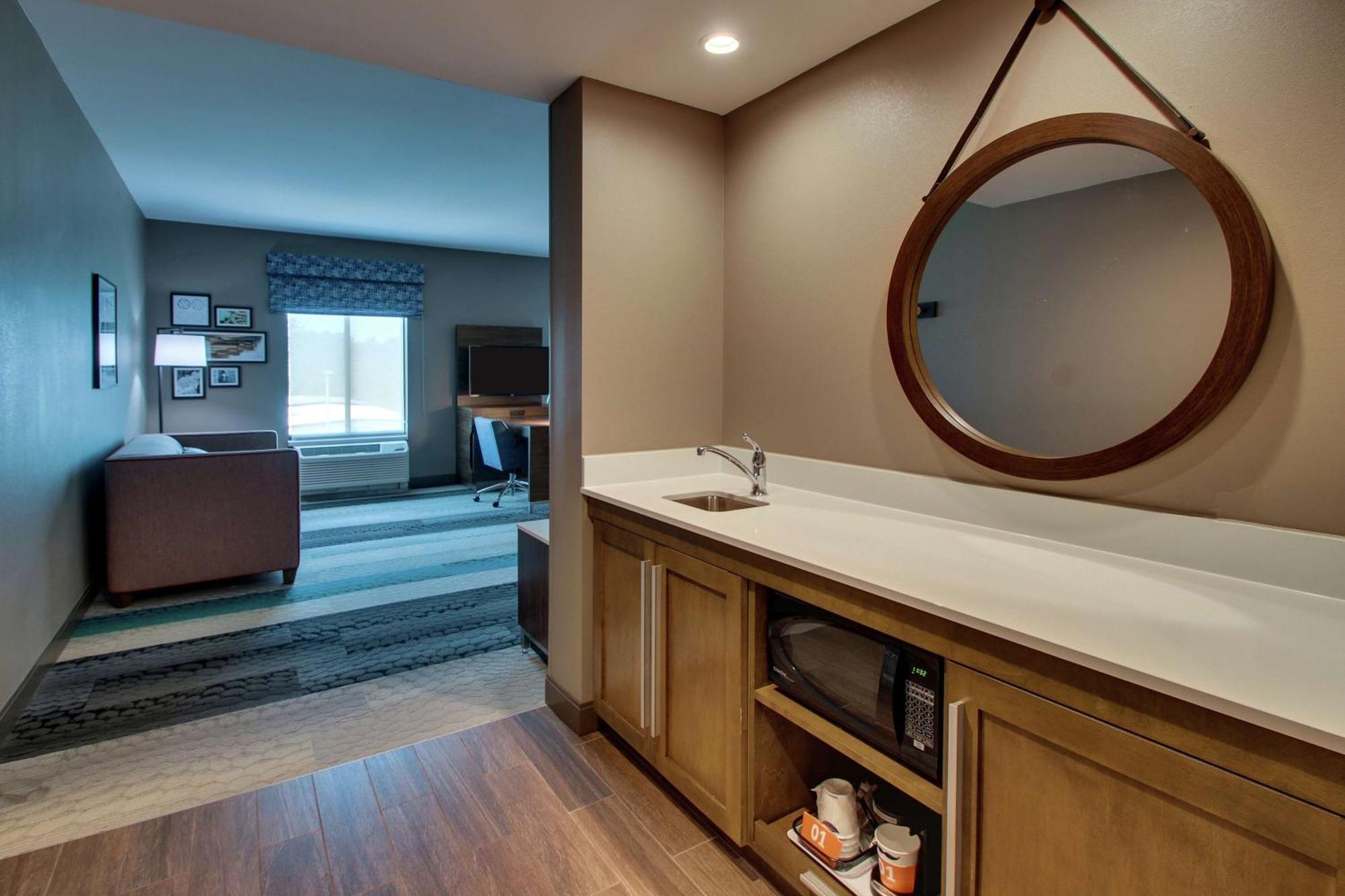 Queen Studio Suite with Two Queen Beds - Non-Smoking