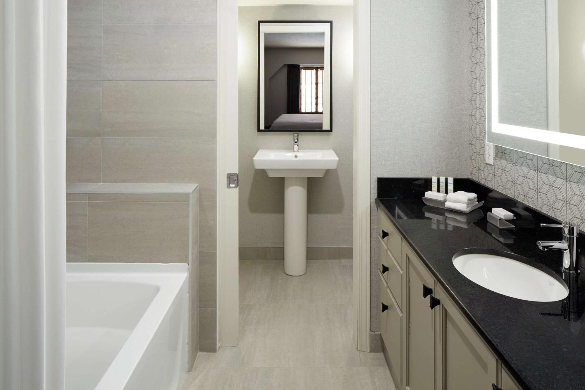 Suite 1 Chambre Lit Queen-Size avec Kitchenette et Cheminée