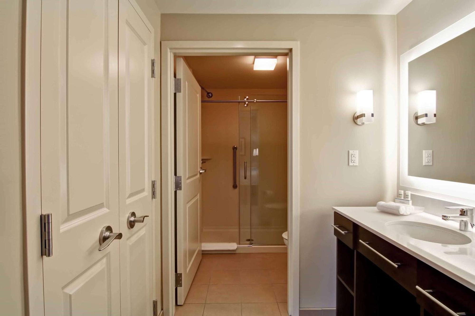 King Studio Suite - Hearing Access/Non-Smoking