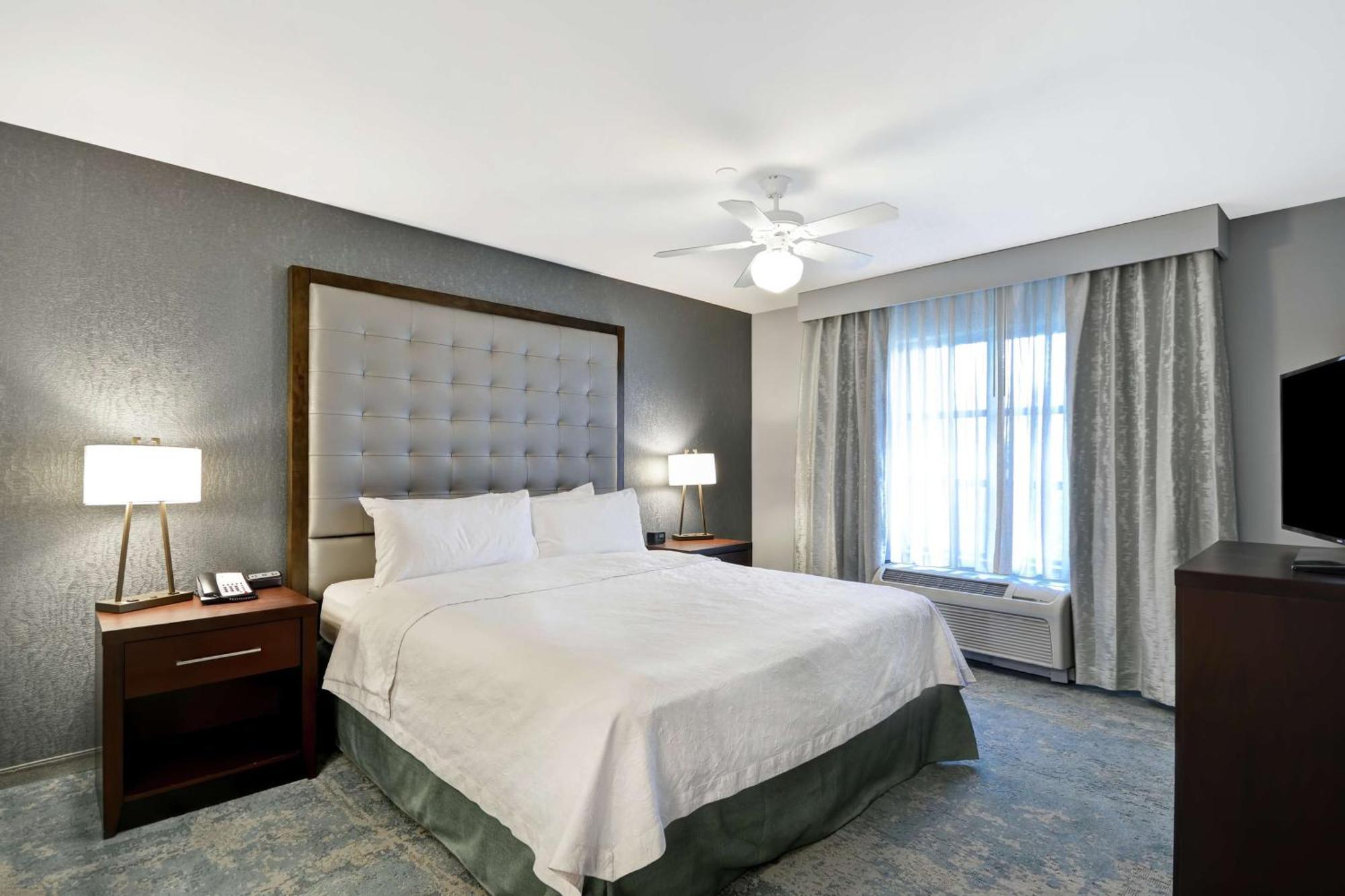 Two-Bedroom Queen Suite - Non-Smoking