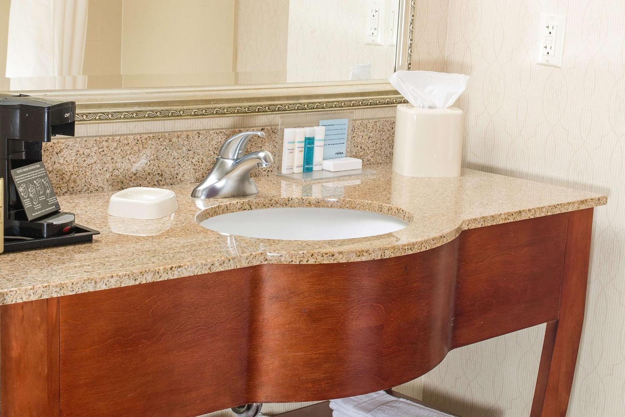 Room with Two Queen Beds - Non-Smoking
