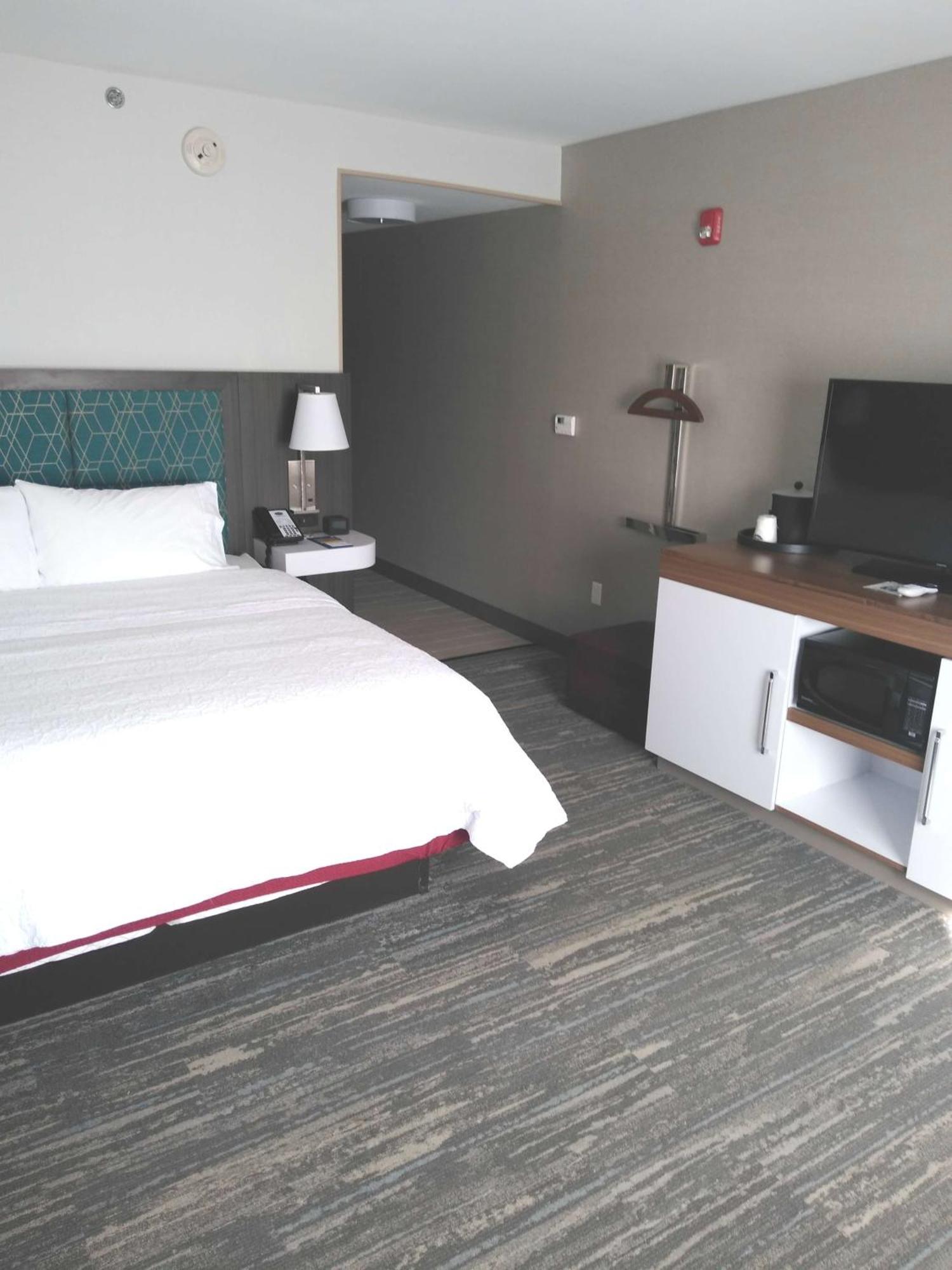 King Room with Whirlpool - Non-Smoking